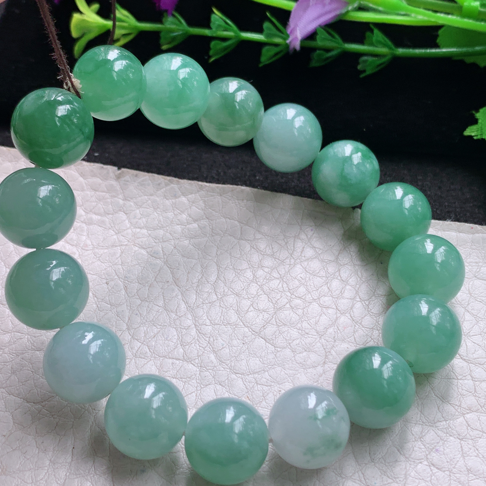 lz实拍 缅甸翡翠精雕冰润满绿饱满13.2mn圆珠玉手链 玉手串