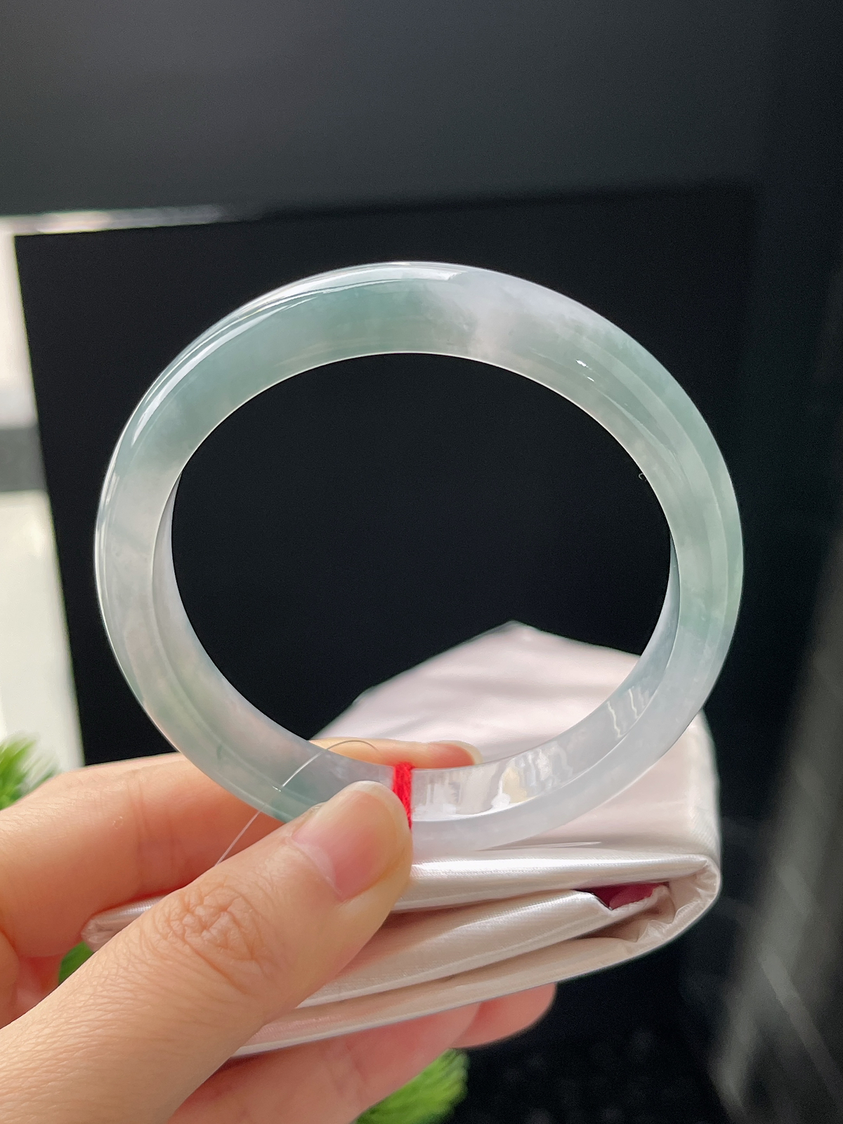 正圈57.2圈口，翡翠冰糯种蓝色手镯