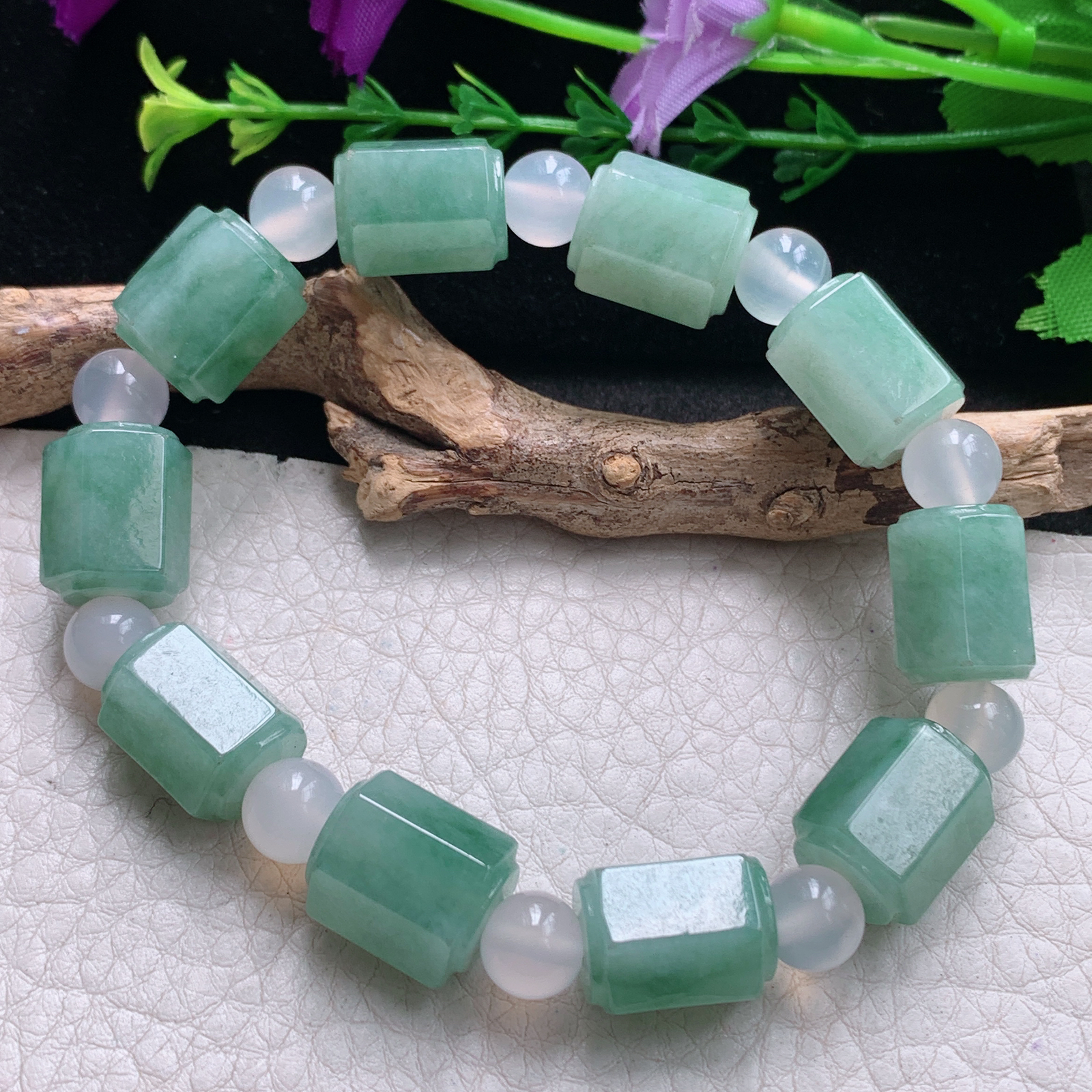 lz实拍14.5*10.8缅甸翡翠精雕冰飘花清爽满绿六六顺玉手链 玉手串