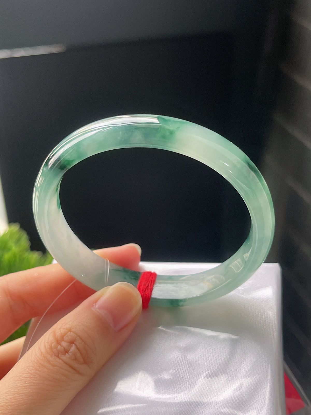 贵妃镯55圈口，翡翠冰种糯种飘绿手镯