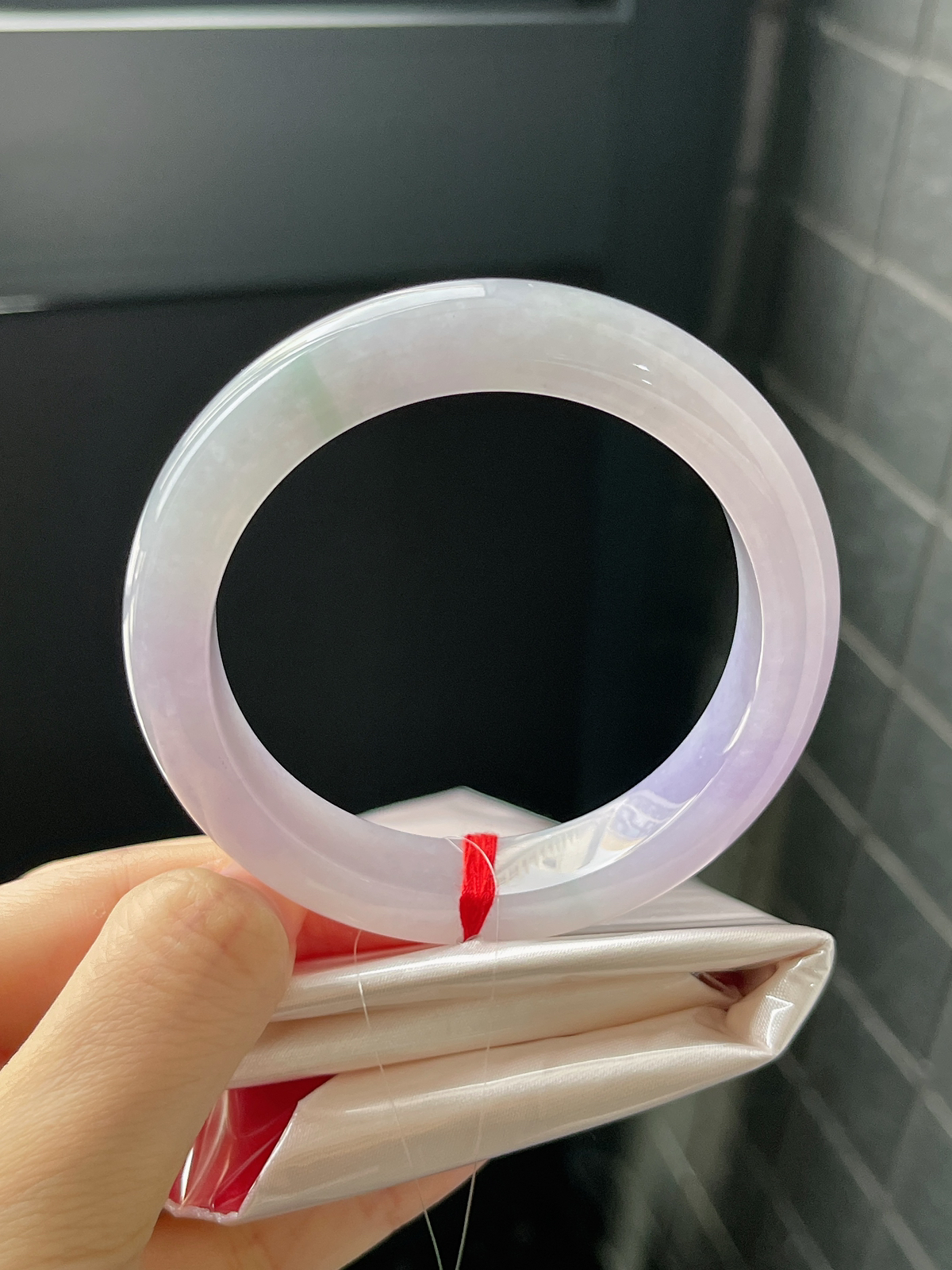 正圈54.7圈口，翡翠冰糯种春带彩手镯