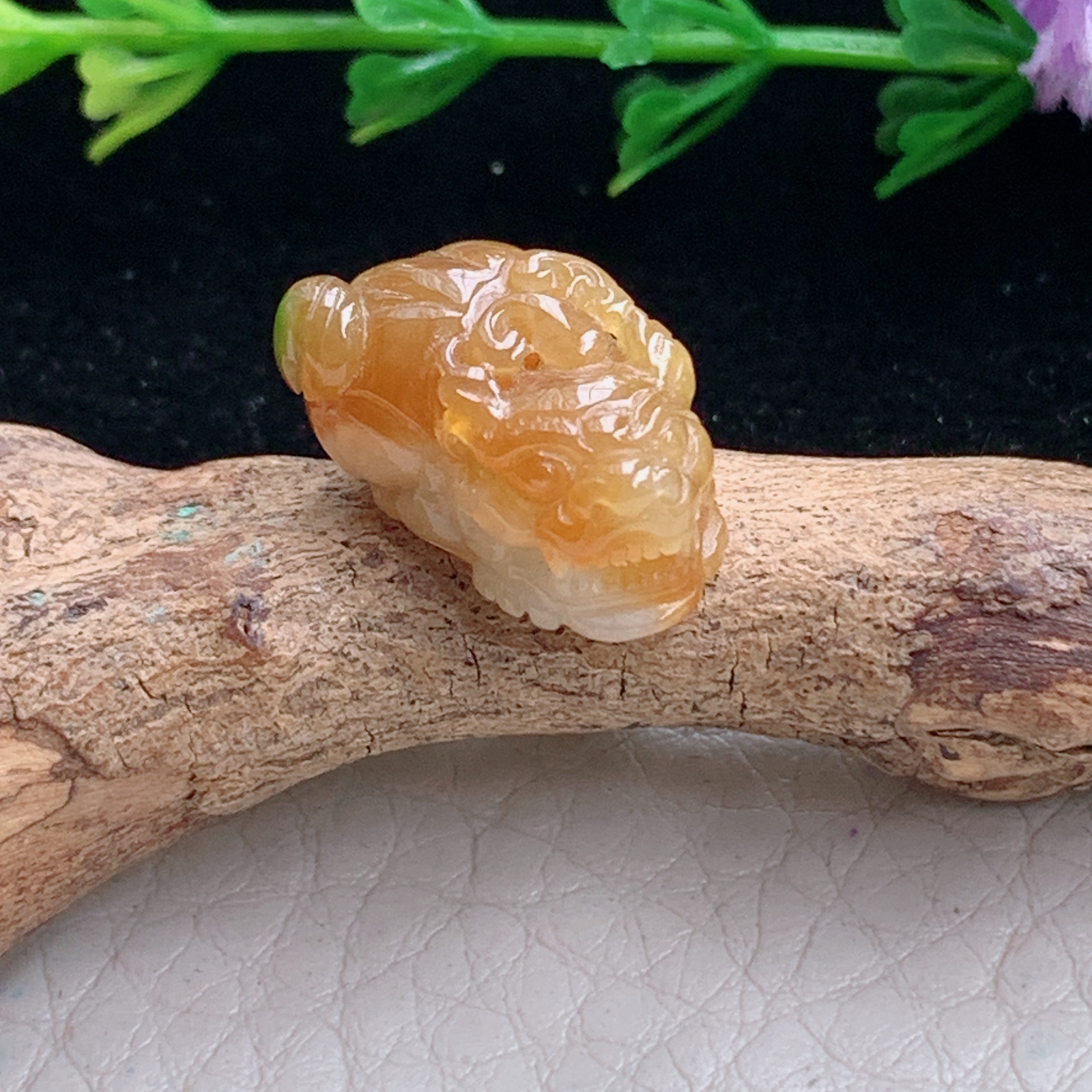 lz实拍16.3*10*7.5缅甸天然翡翠a货精雕冰三彩立体小貔貅玉吊坠 玉挂件