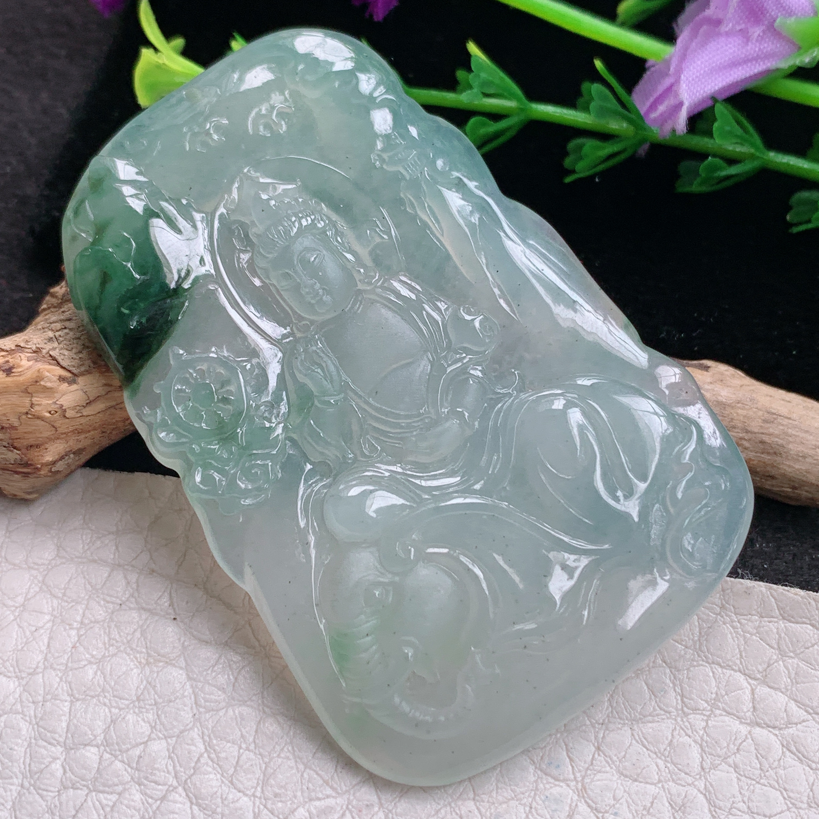 py实拍60*40*6.2缅甸翡翠精雕冰飘花生肖守护神普贤菩萨玉项坠 玉挂件