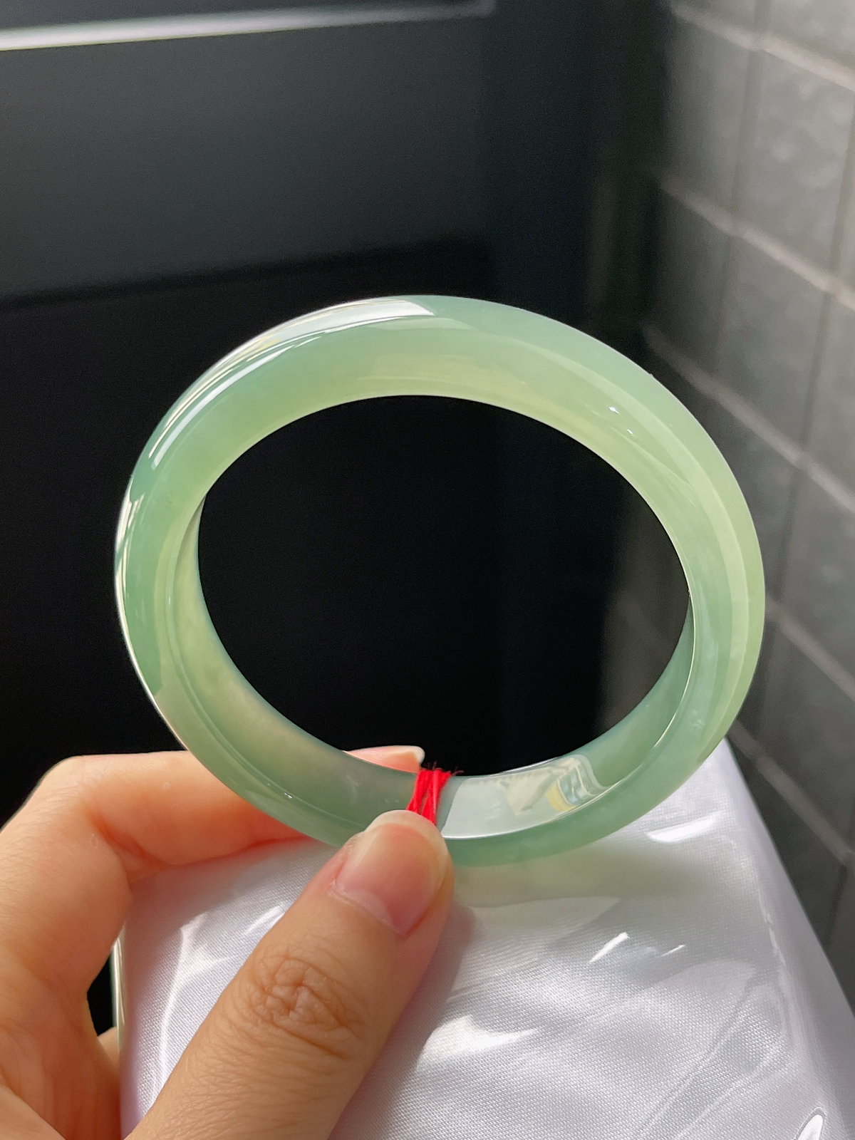 正圈55.6圈口，翡翠冰糯种绿色手镯