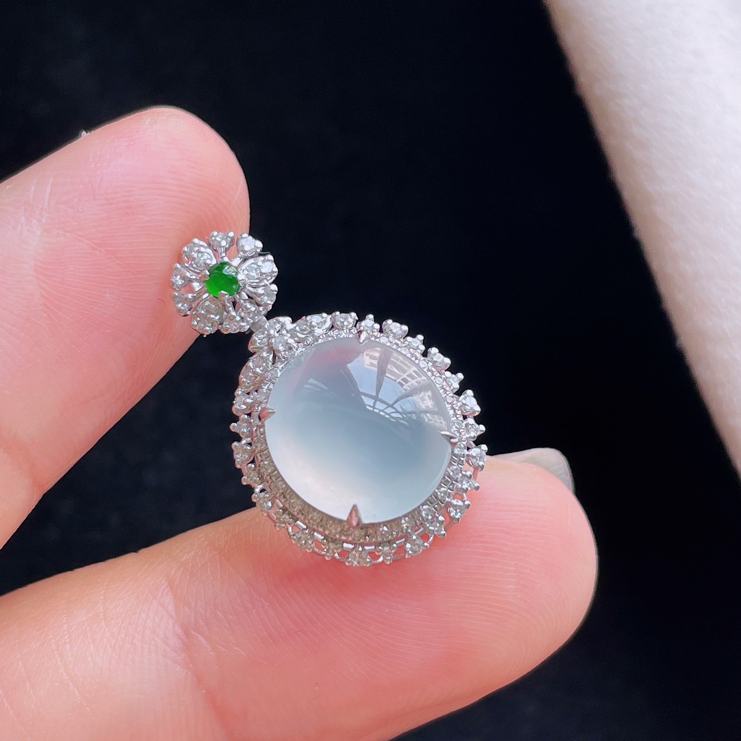 18K 冰种·蛋面吊坠

整22.8-13.8-9.2
裸10.5-9.7-3.5