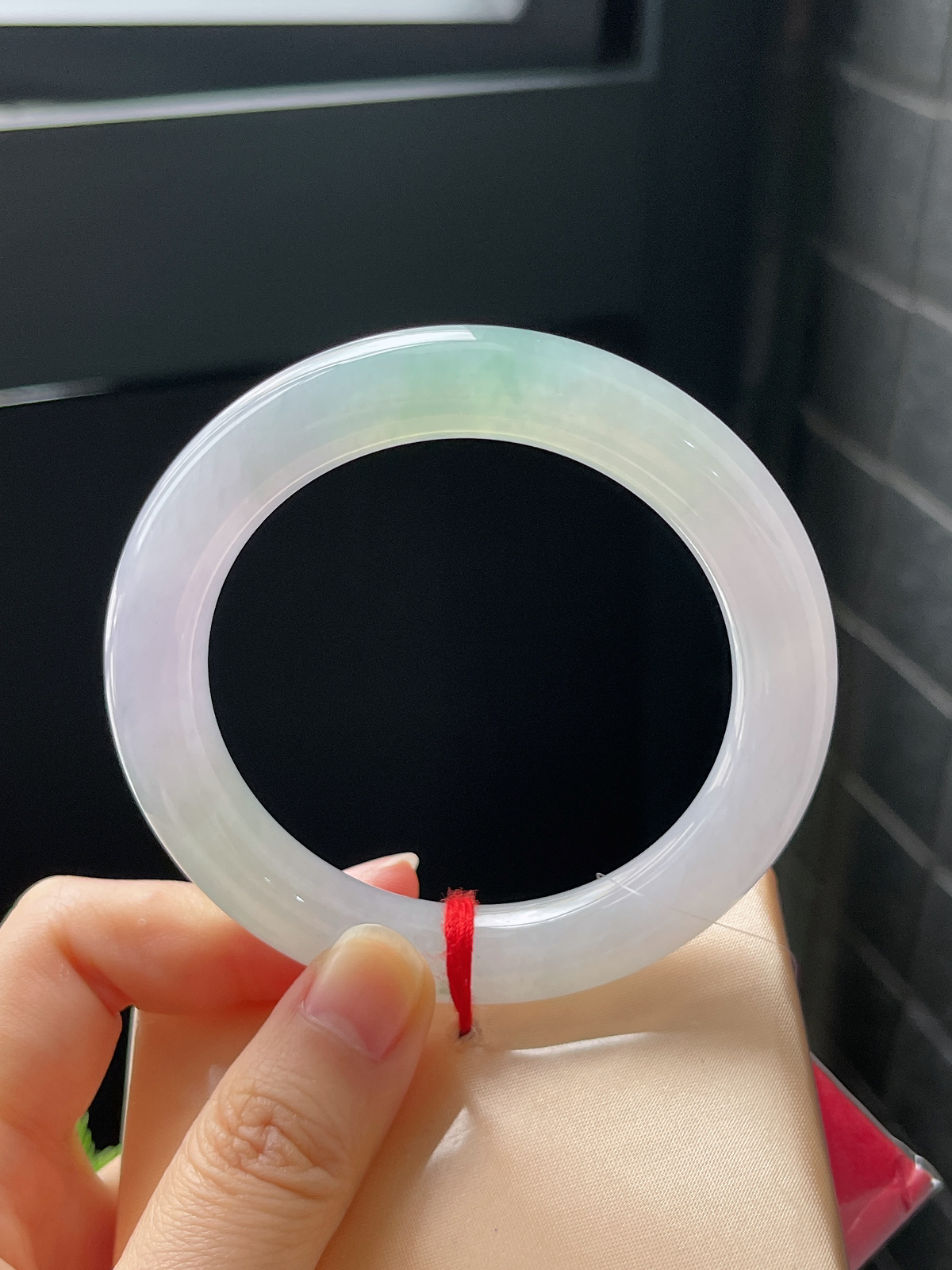 圆镯54.6圈口，翡翠冰糯种春带彩手镯