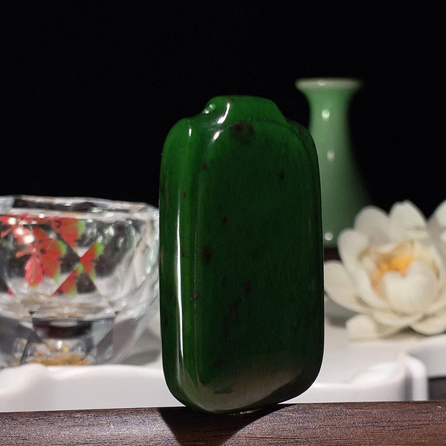 和田玉菠菜绿俄罗斯碧玉平安无事牌挂件 尺寸55/33/11重51.5克。玉质细腻油润。手推出油。佩戴高端典雅。lt260319