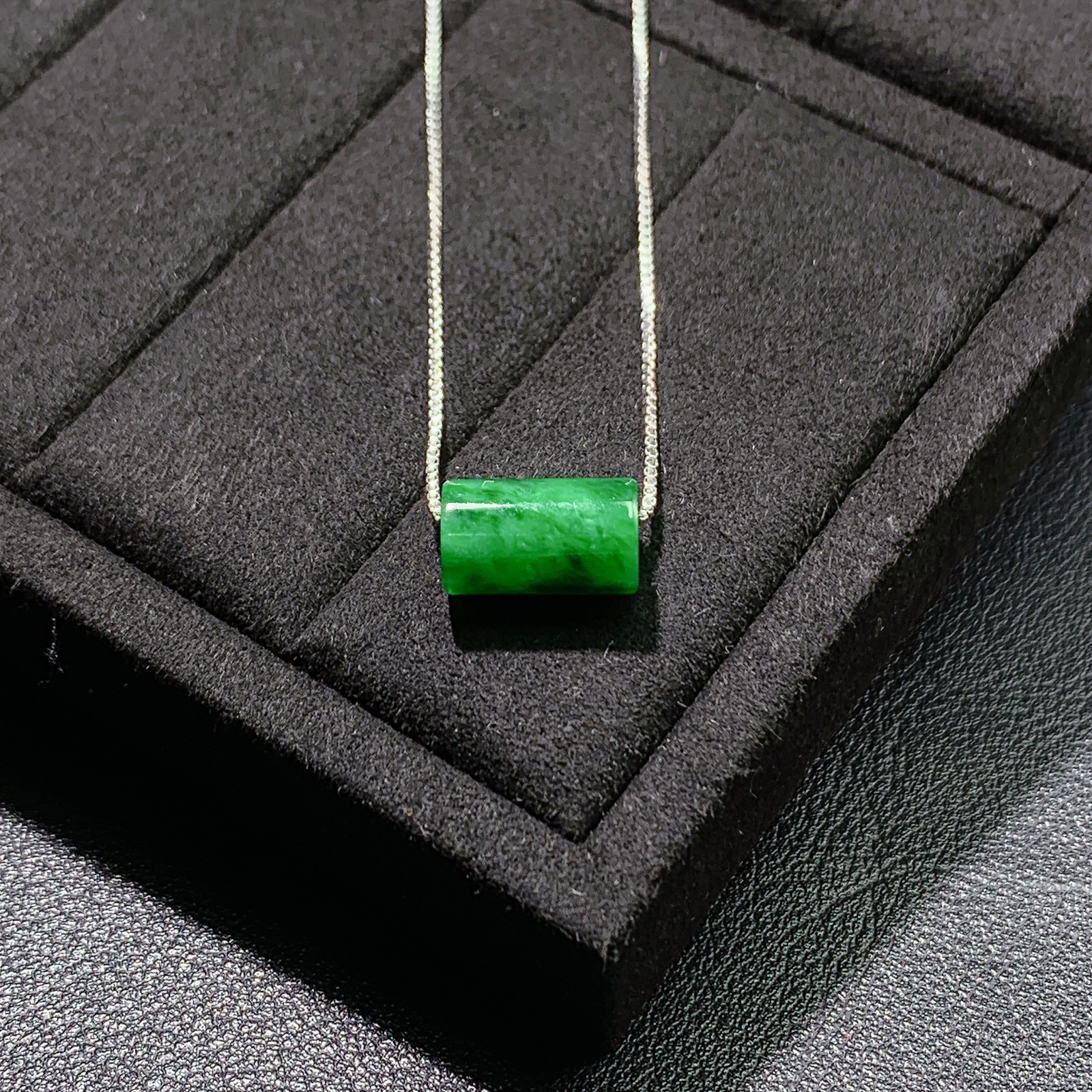 糯种带色路路通吊坠 尺寸13.1-7.5-1.6毫米