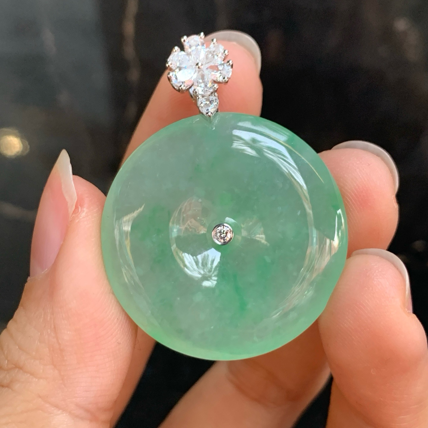 冰晴绿平安扣吊坠 尺寸39-29.3-5.4毫米