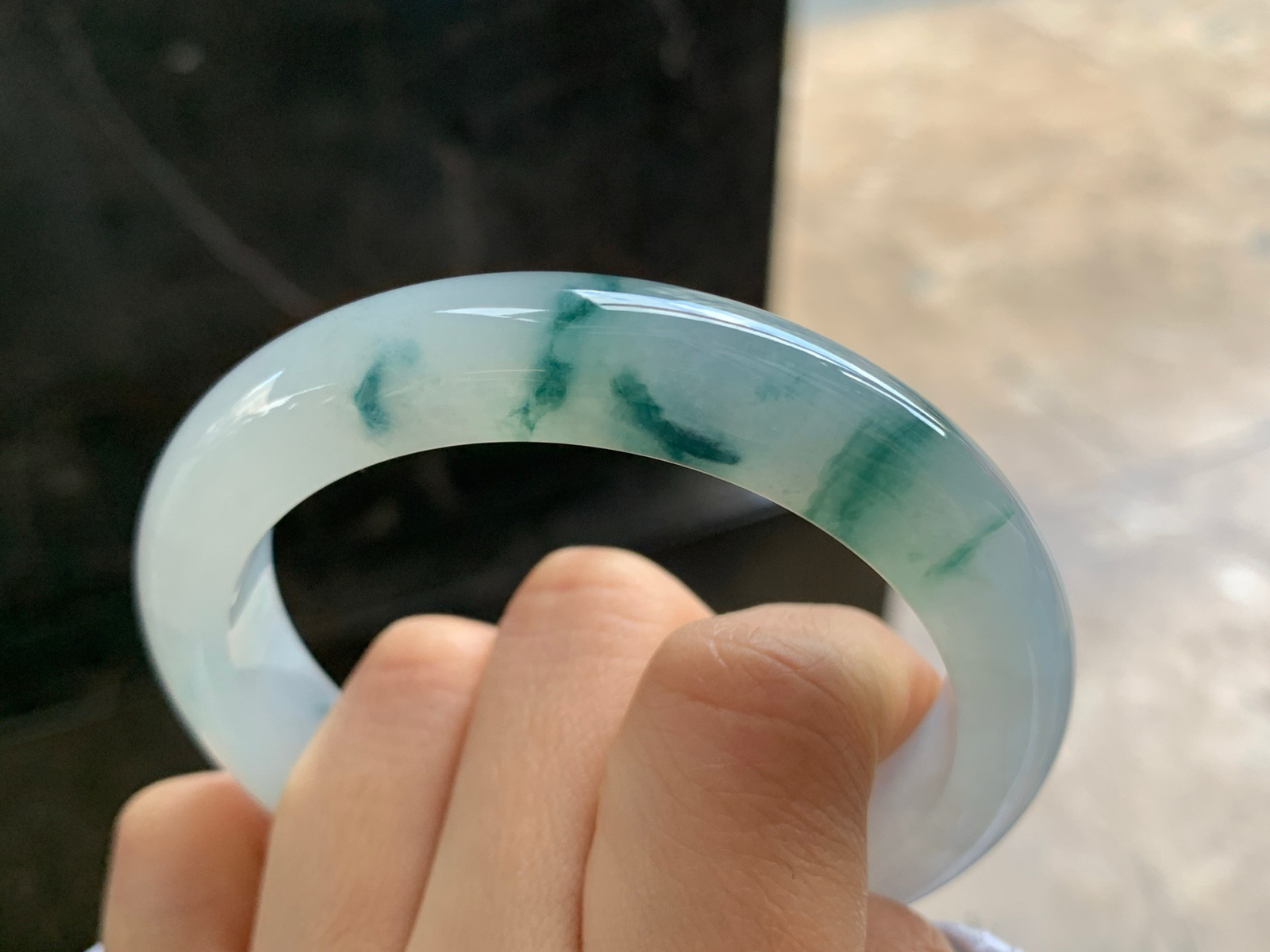 57.5-12.1-8.8

蓝花手镯^_^飘花灵韵