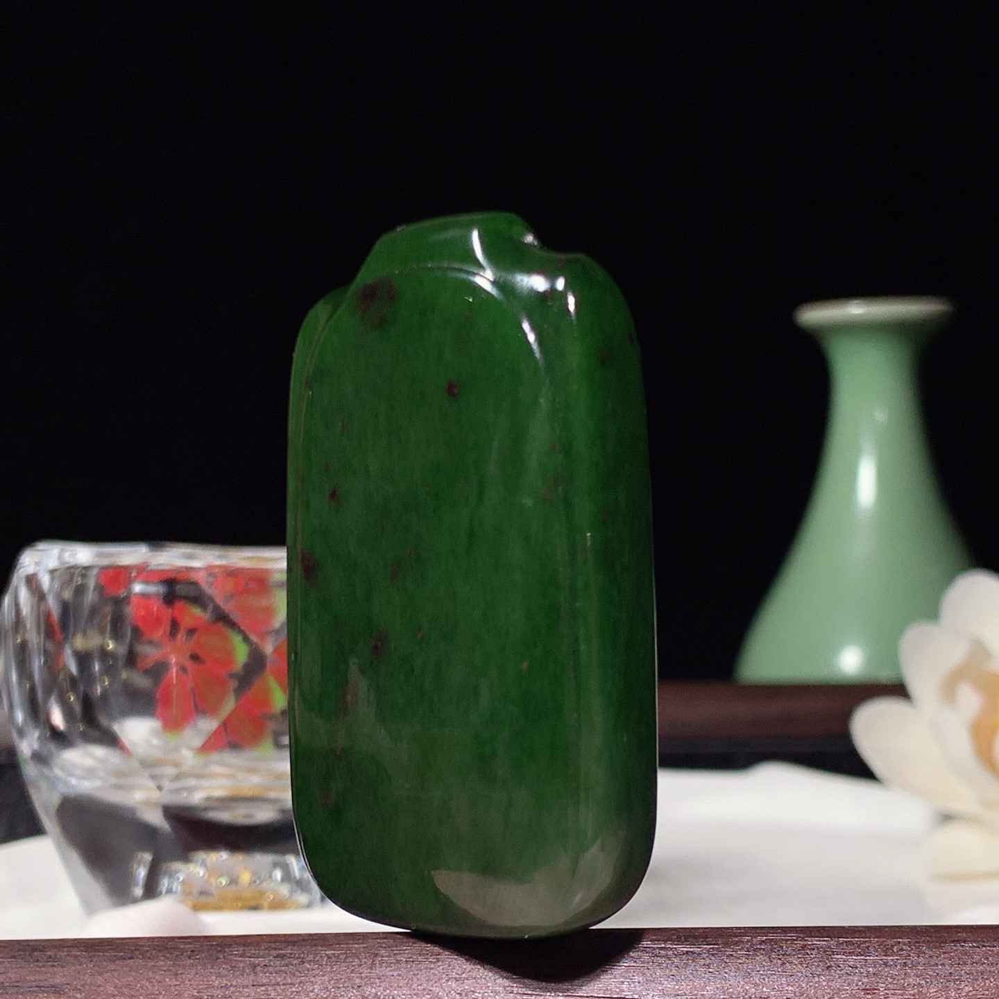 和田玉菠菜绿俄罗斯碧玉平安无事牌挂件 尺寸55/33/11重51.5克。玉质细腻油润。手推出油。佩戴高端典雅。lt260319