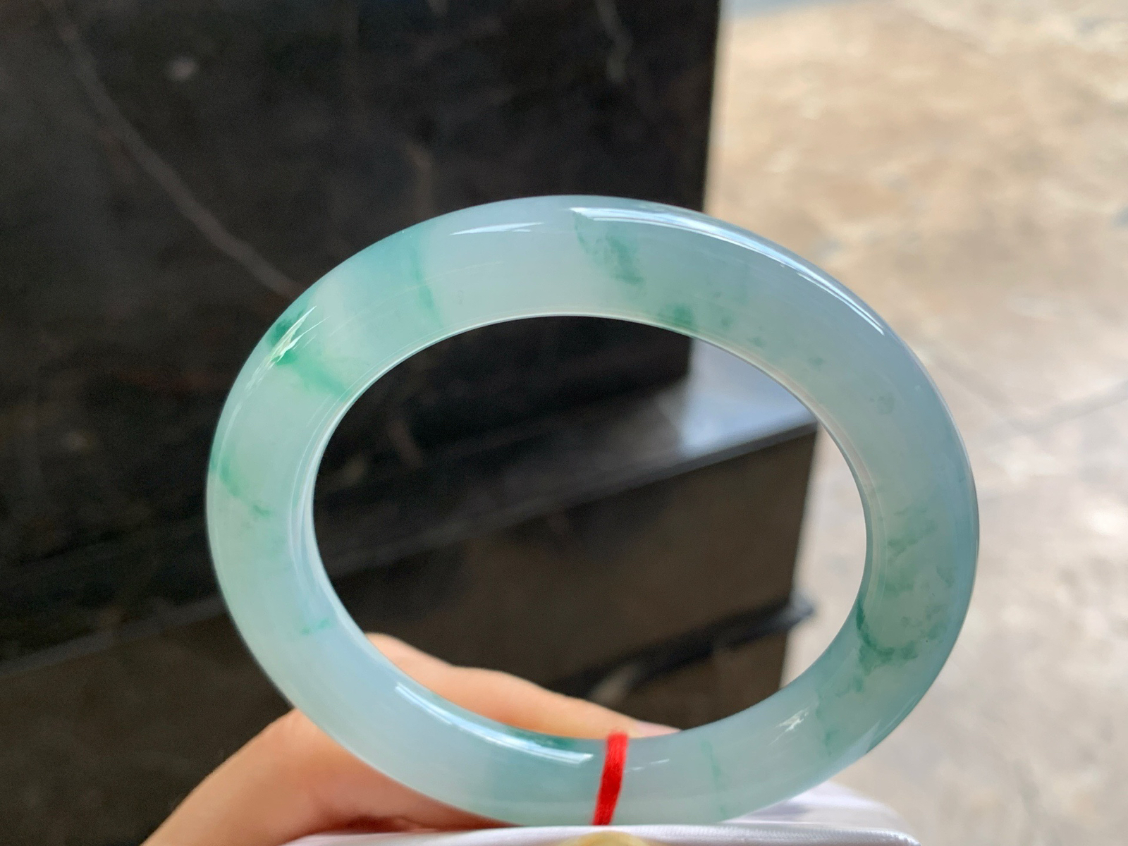 59-10.8

飘花圆条手镯^_^玉质温润