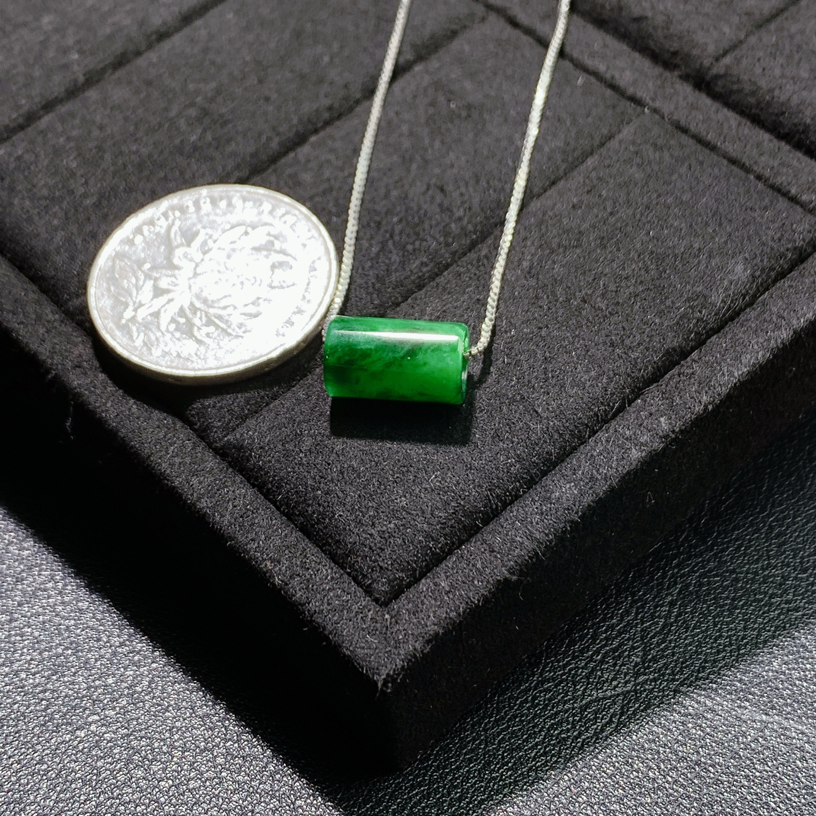 糯种带色路路通吊坠 尺寸13.1-7.5-1.6毫米