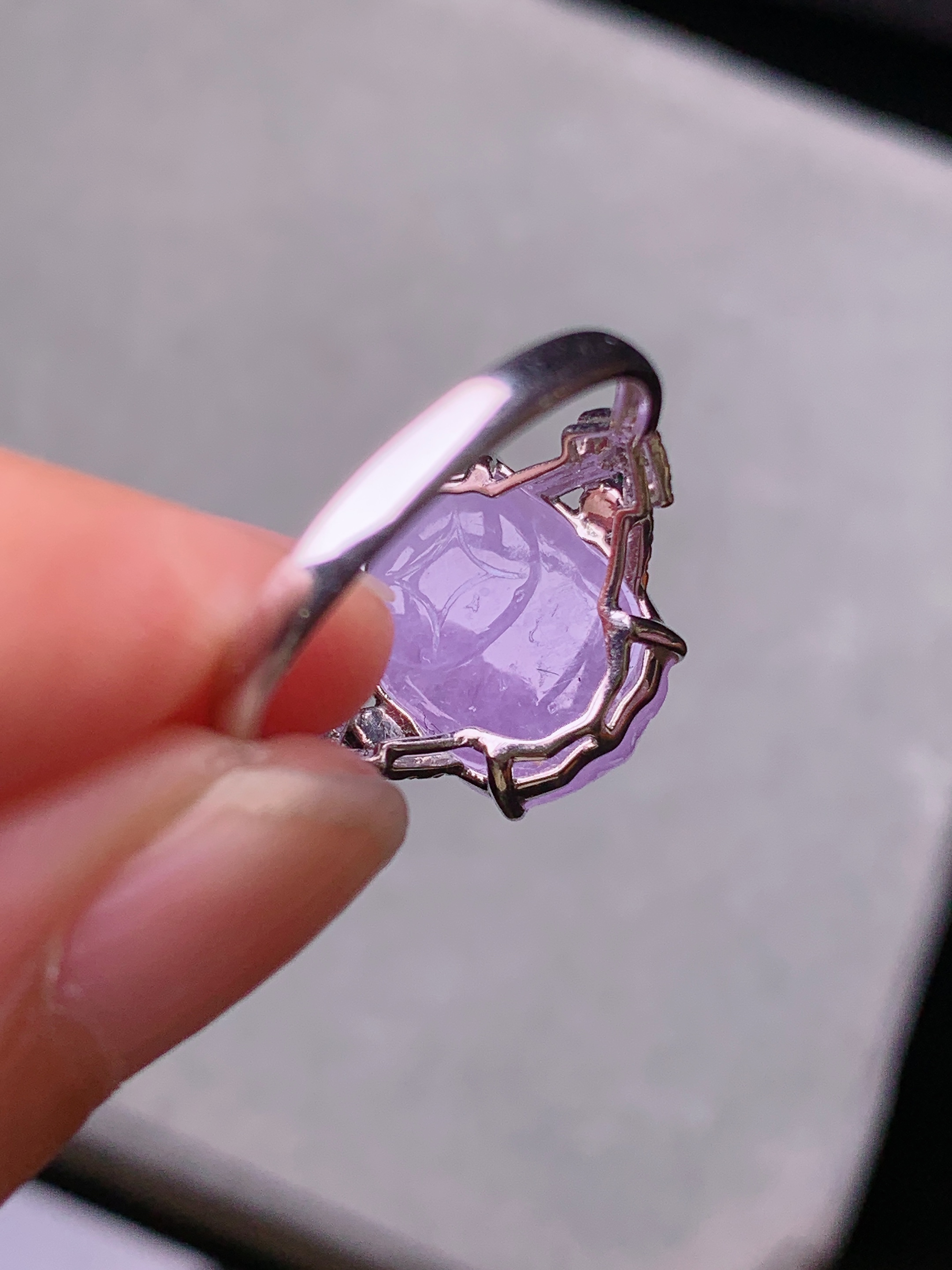 18k金钻镶嵌紫罗兰貔貅戒指 玉质细腻 色泽艳丽清新 水润亮眼 圈口12.5 裸石尺寸12.6*10*6.5y4
