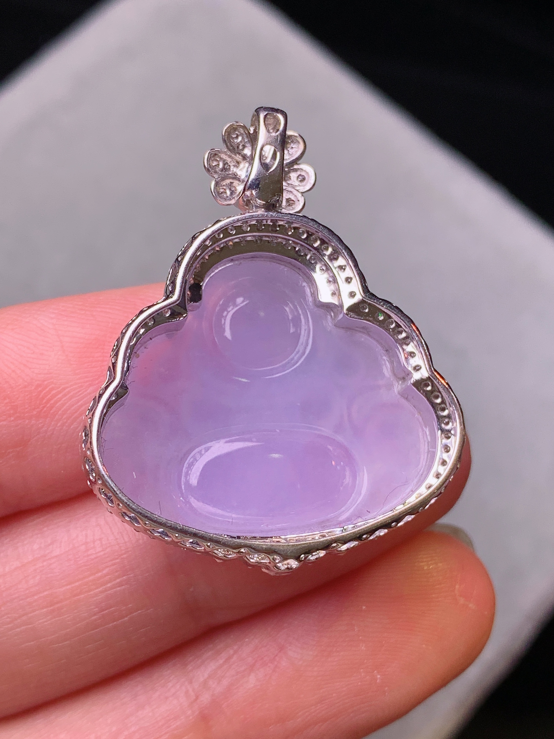 18k金钻镶嵌紫罗兰佛公吊坠 玉质细腻 色泽艳丽清新 水润亮眼 整体尺寸32.5*26.2*9y4