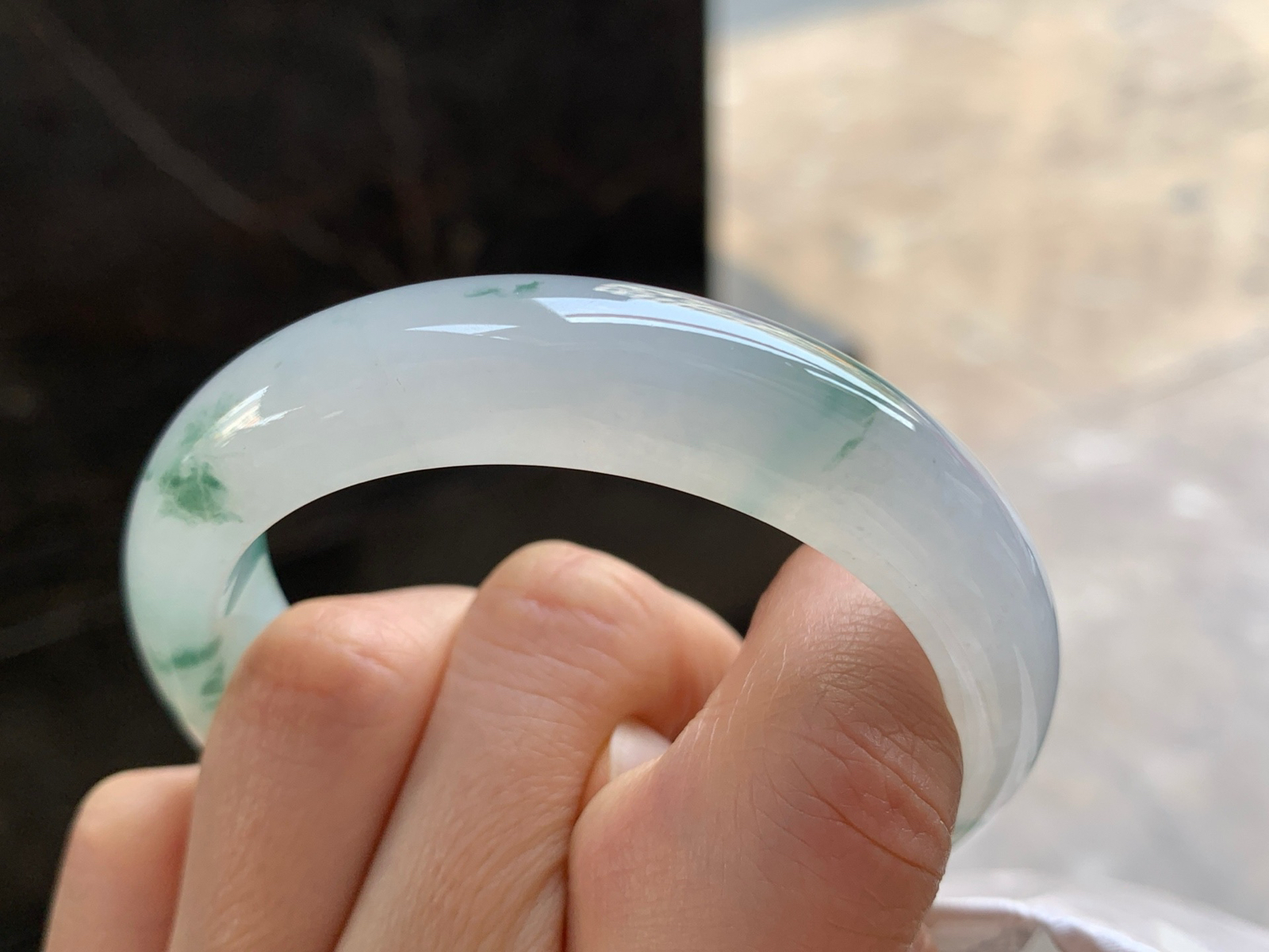 53-13-8.2

飘花手镯^_^玉质温润