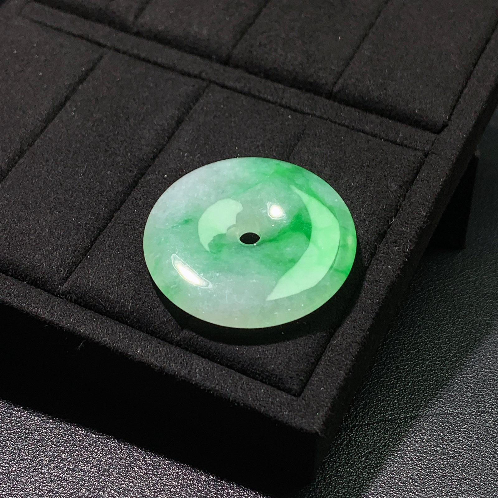 冰糯种带色平安扣吊坠 尺寸38.9-5.6毫米