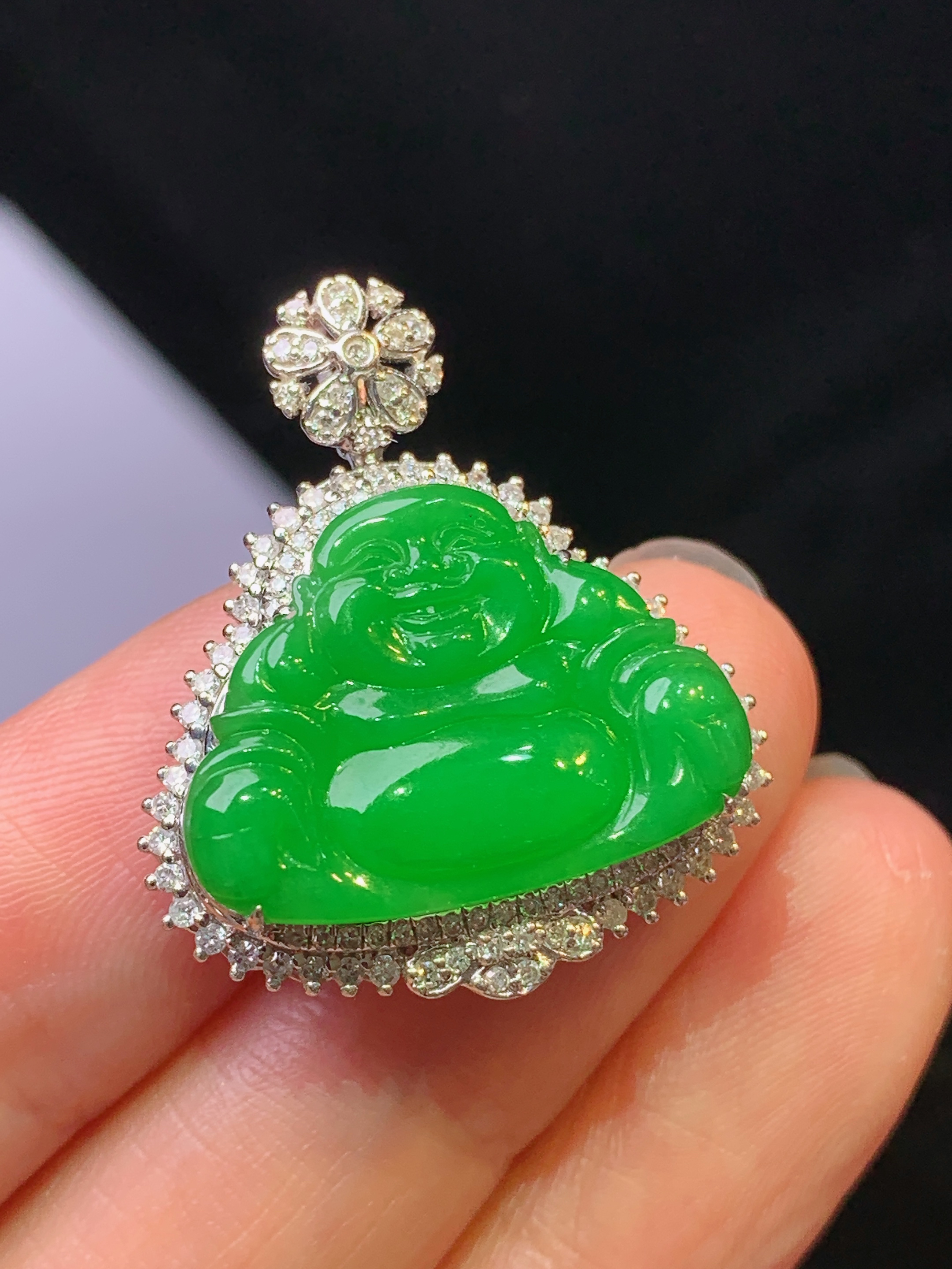 18k金钻镶嵌满绿佛公吊坠 玉质细腻 色泽艳丽清新 水润亮眼 整体尺寸27.8*23.8*8.8y4