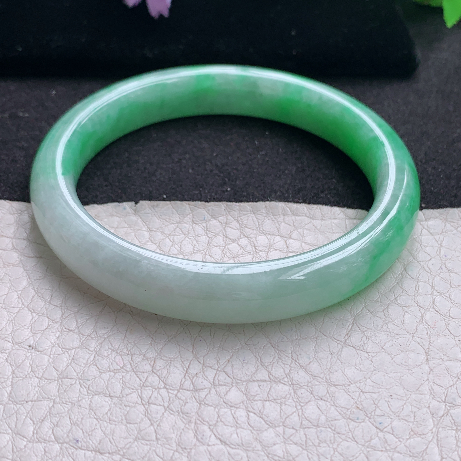 js实拍54.5*10*8招财镯 天然缅甸翡翠A货手镯秀气半山水玉手环