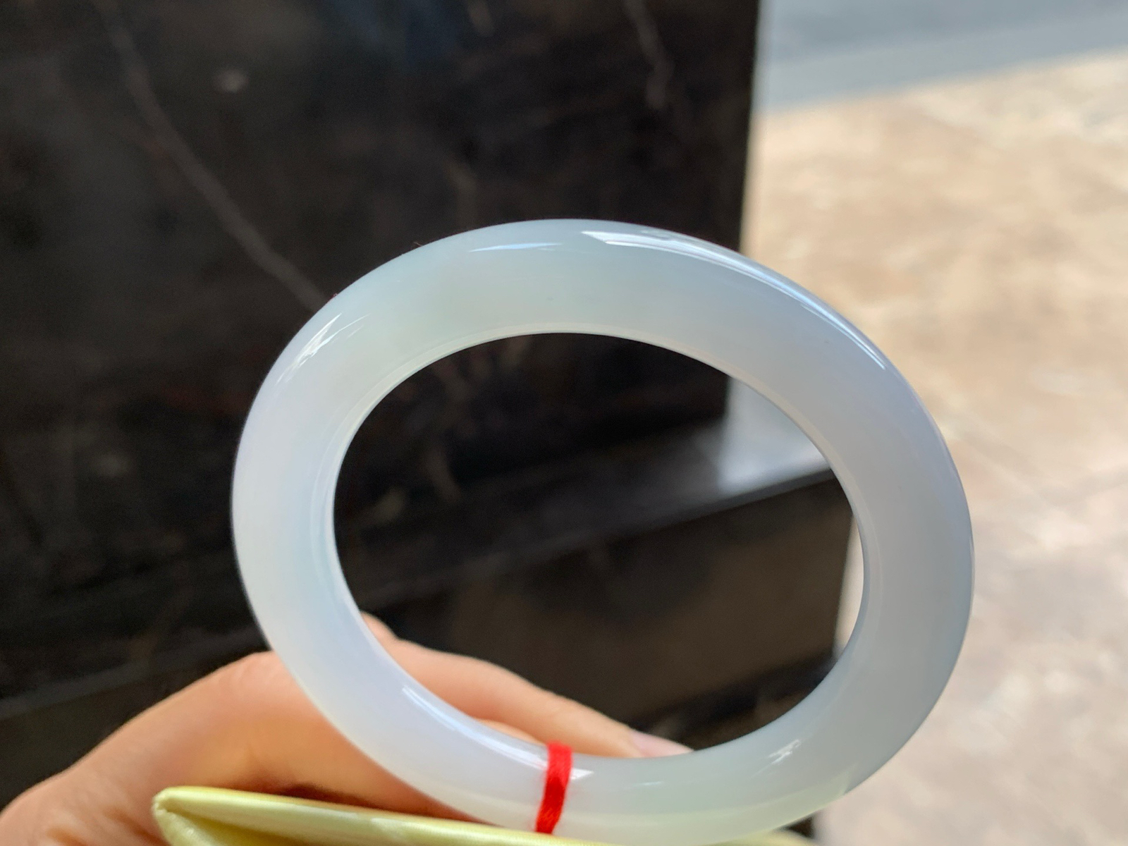 53-9.5
圆条手镯^_^玉质温润