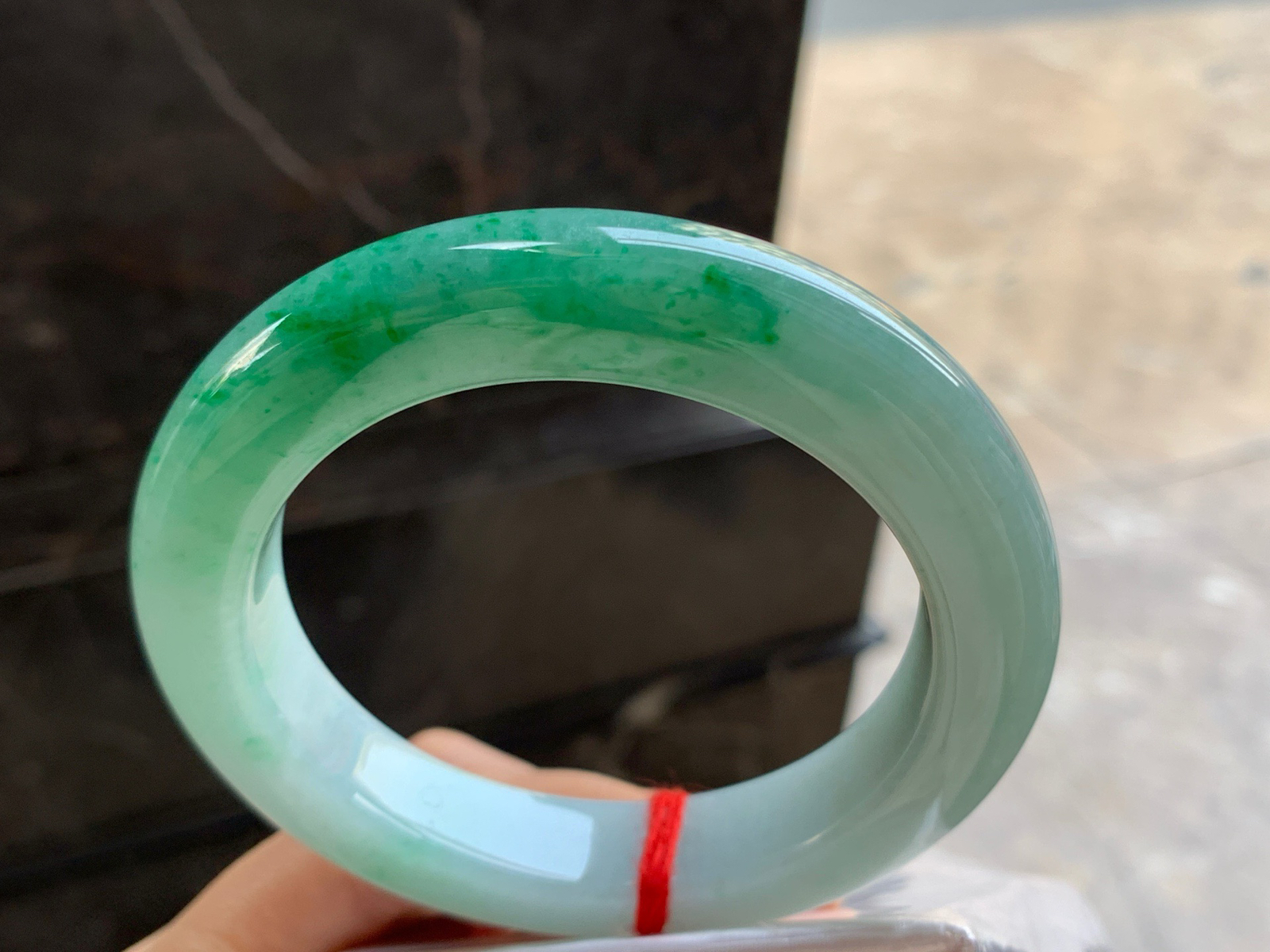 62-12.8-11.8

带色大圈手镯^_^鲜艳