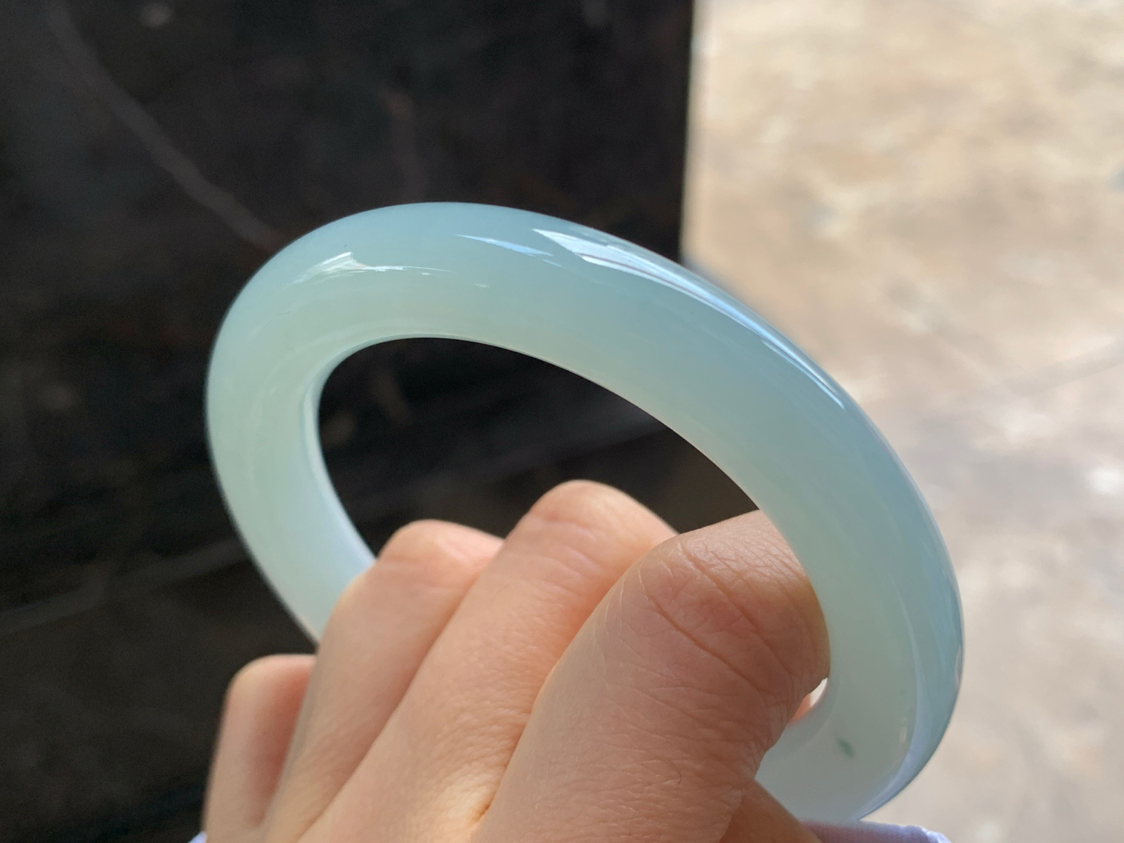 55-10.3

蓝底圆条手镯^_^细腻