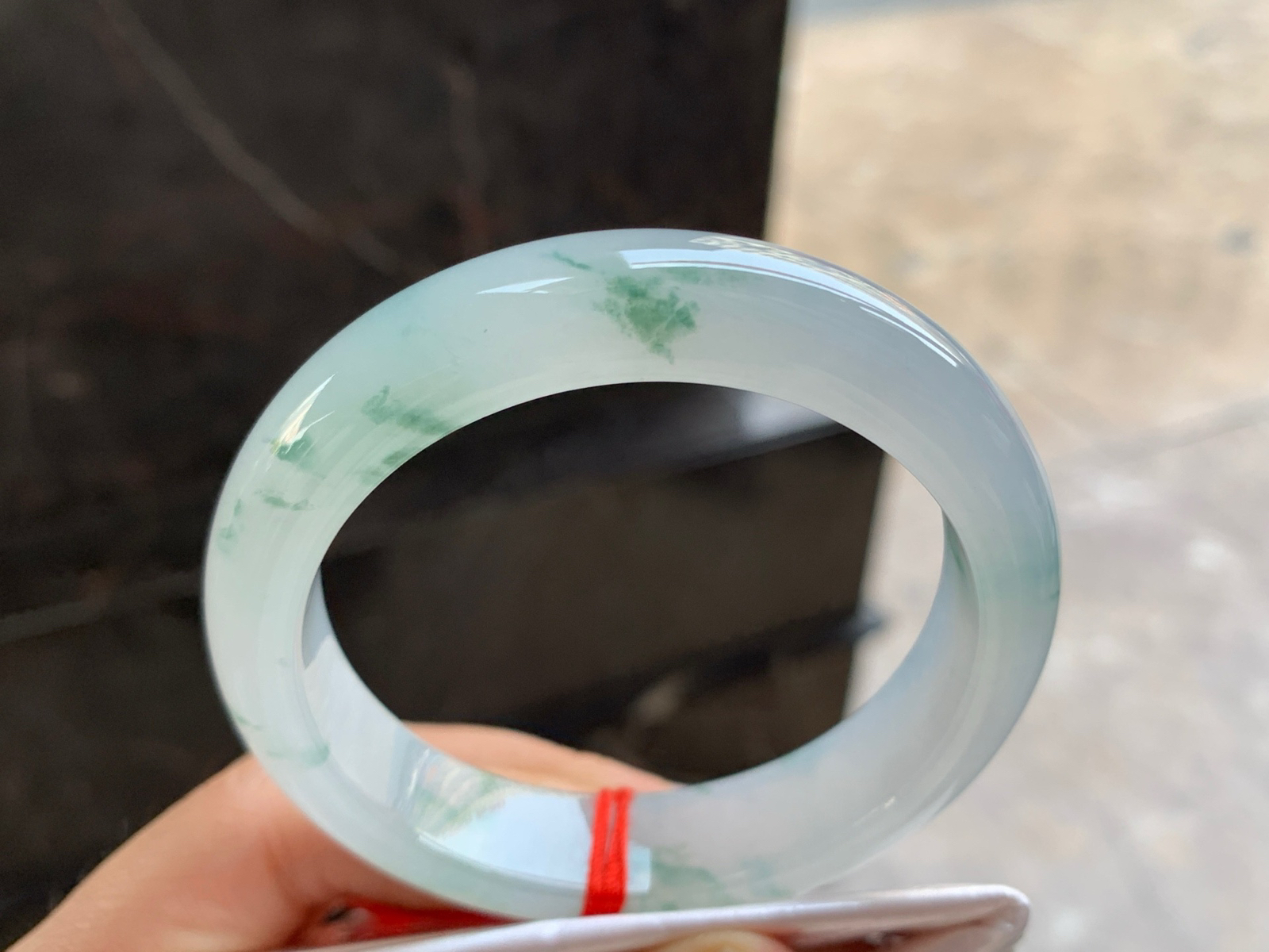 53-13-8.2

飘花手镯^_^玉质温润