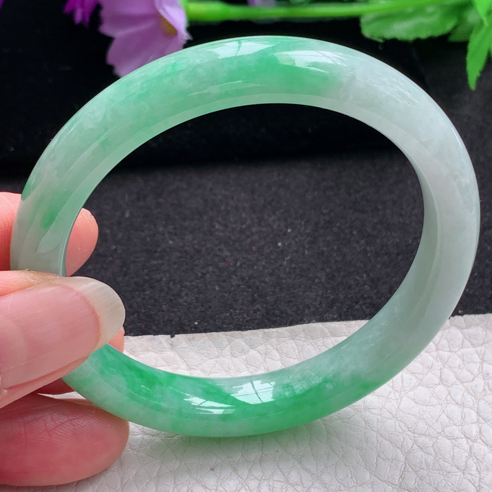 js实拍54.5*10*8招财镯 天然缅甸翡翠A货手镯秀气半山水玉手环