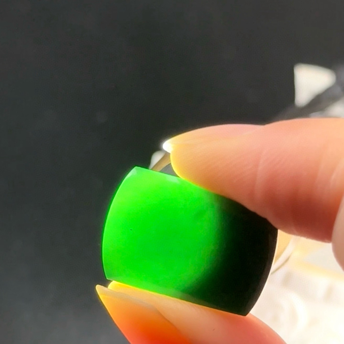 精品墨翠马鞍裸石戒面 种好色正 打灯通透 黑度十足 厚桩大气 尺寸20.4