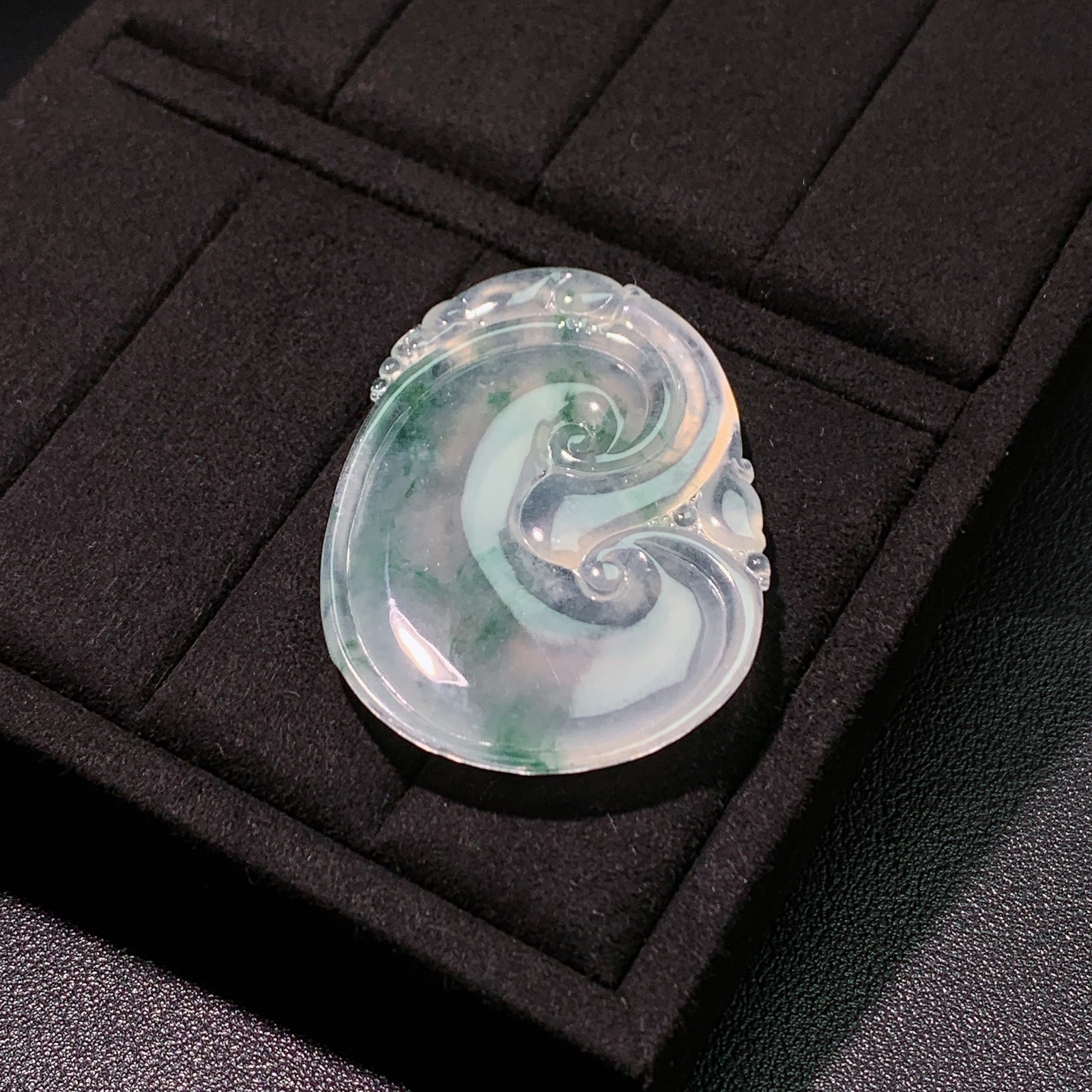 冰种飘花如意吊坠 尺寸53.7-39-5.4毫米