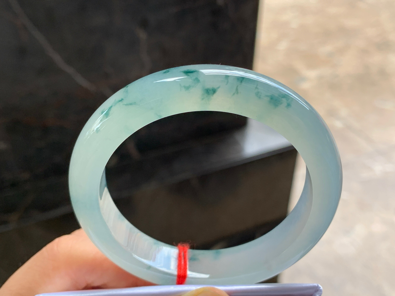 56.5-12.9-8.8mm

蓝花手镯^_^飘花灵韵