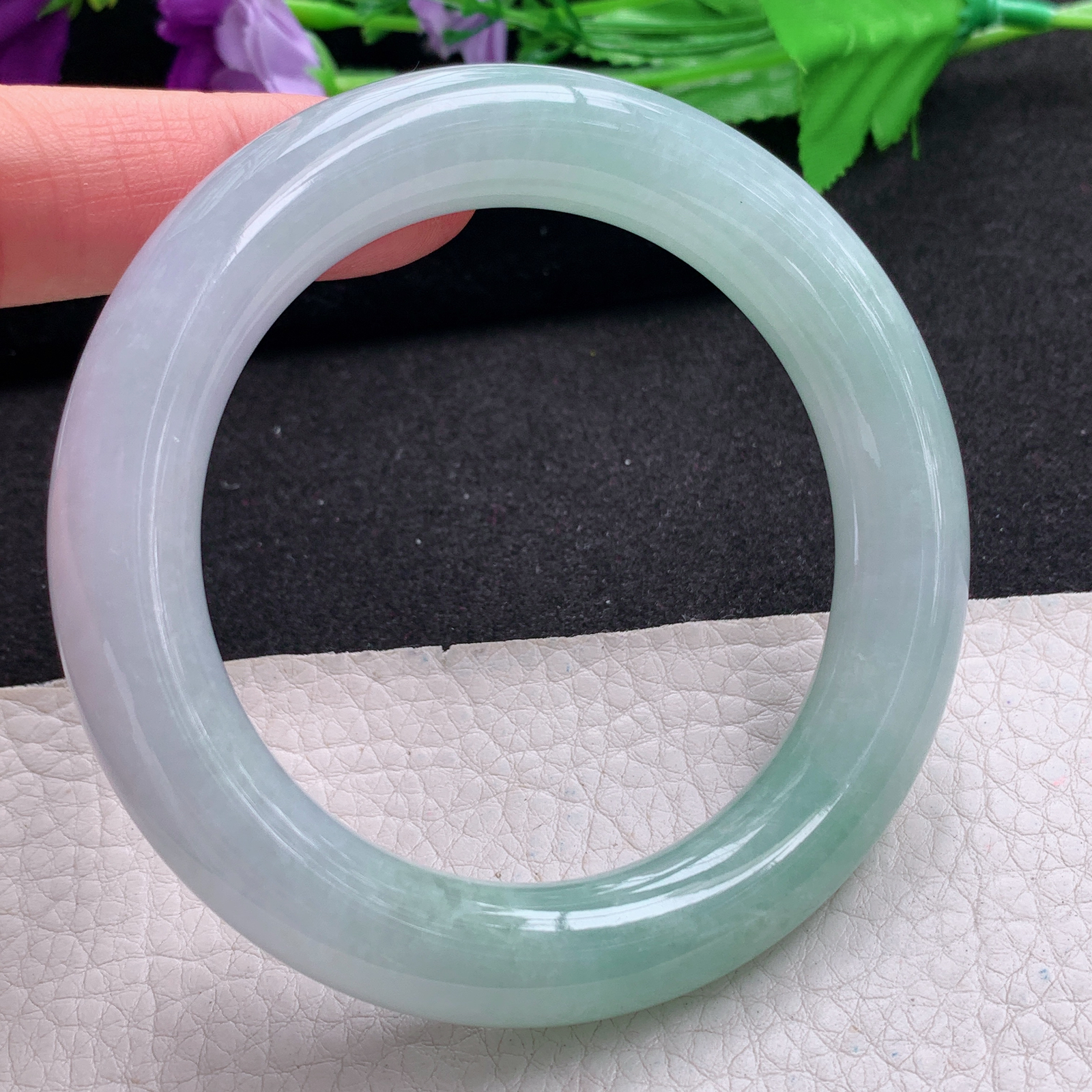 hy实拍57.8*12胖圆镯 天然缅甸翡翠A货手镯胶润清新飘绿圆条正圈玉手环