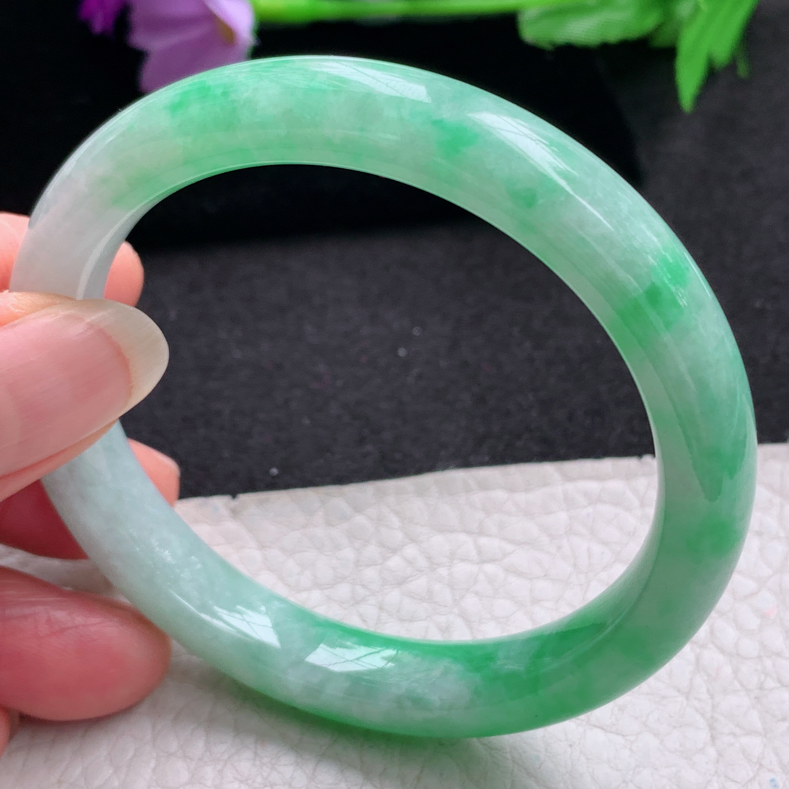 js实拍54.5*10*8招财镯 天然缅甸翡翠A货手镯秀气半山水玉手环