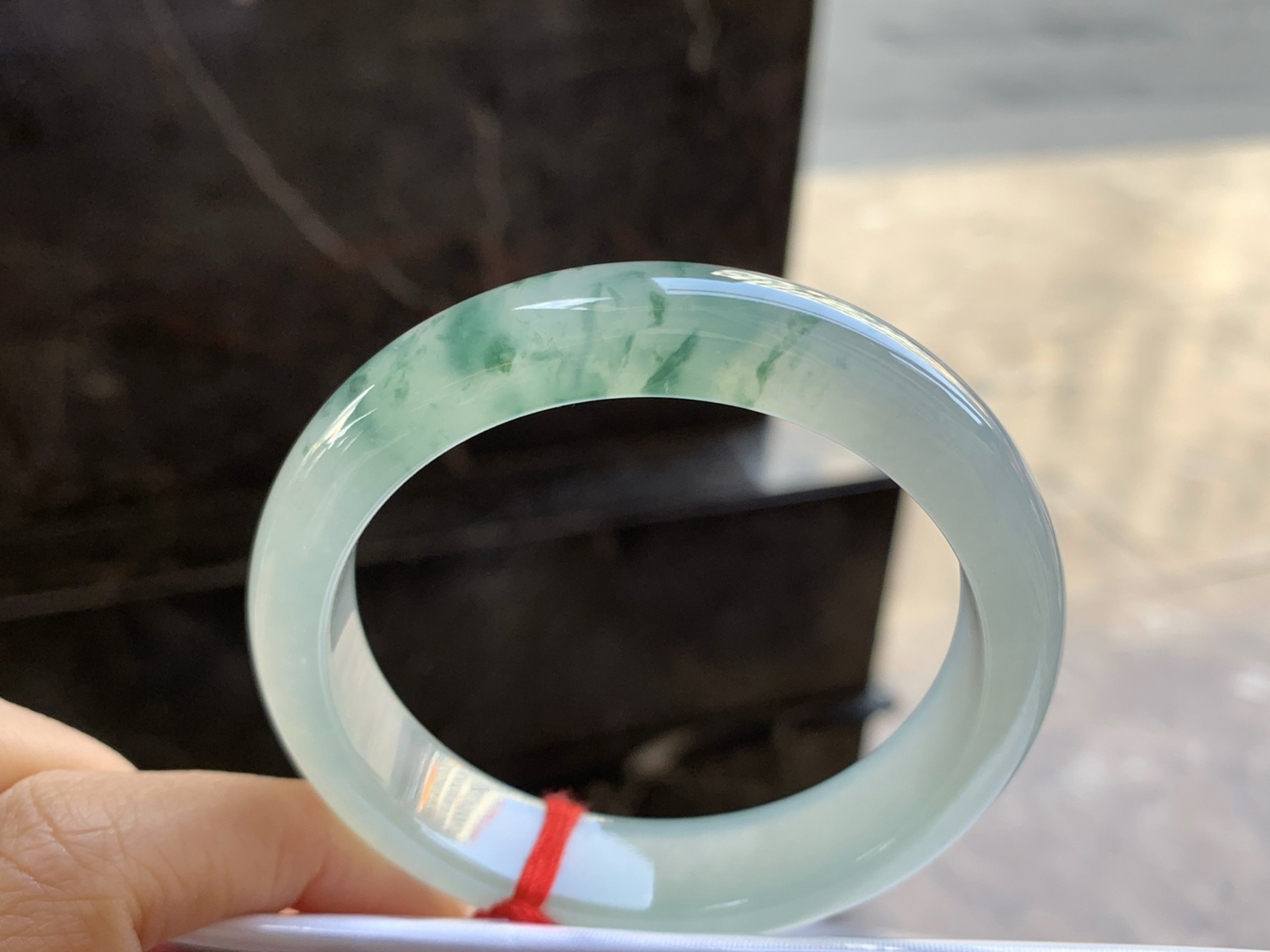 56-13.4-8.2

冰种蓝花手镯^_^冰透 飘花灵韵