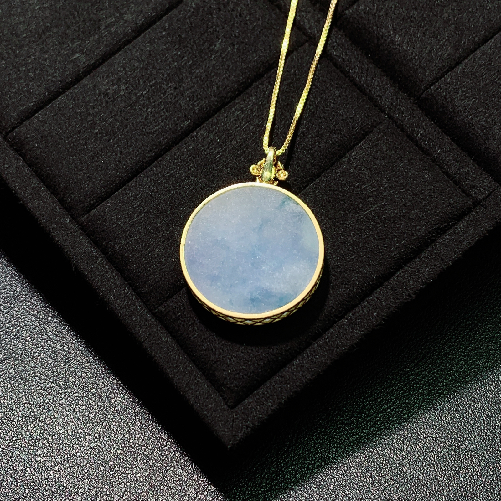 冰糯种飘紫圆牌吊坠 尺寸34.6-27-5.4毫米