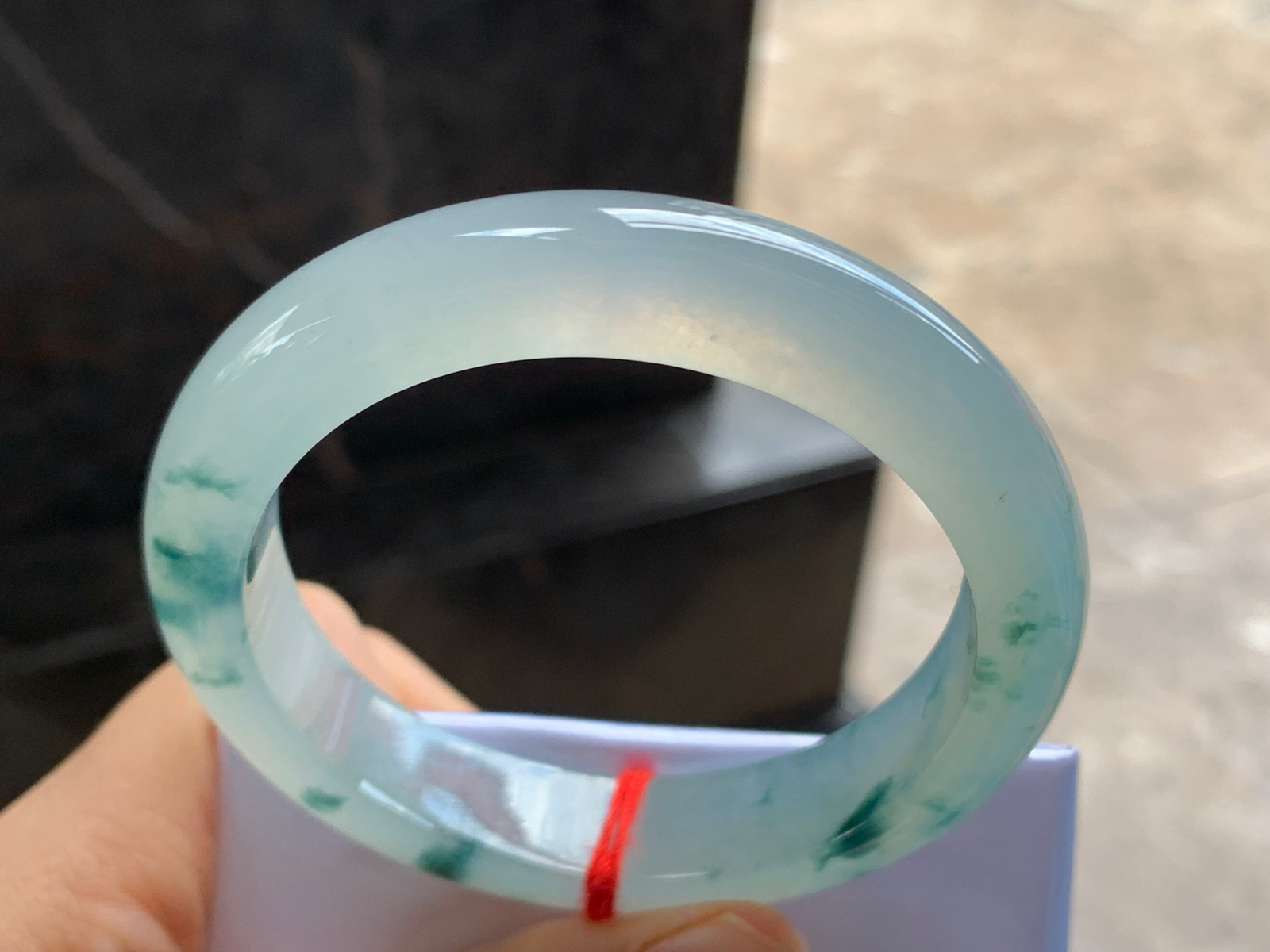 56.5-12.9-8.8mm

蓝花手镯^_^飘花灵韵