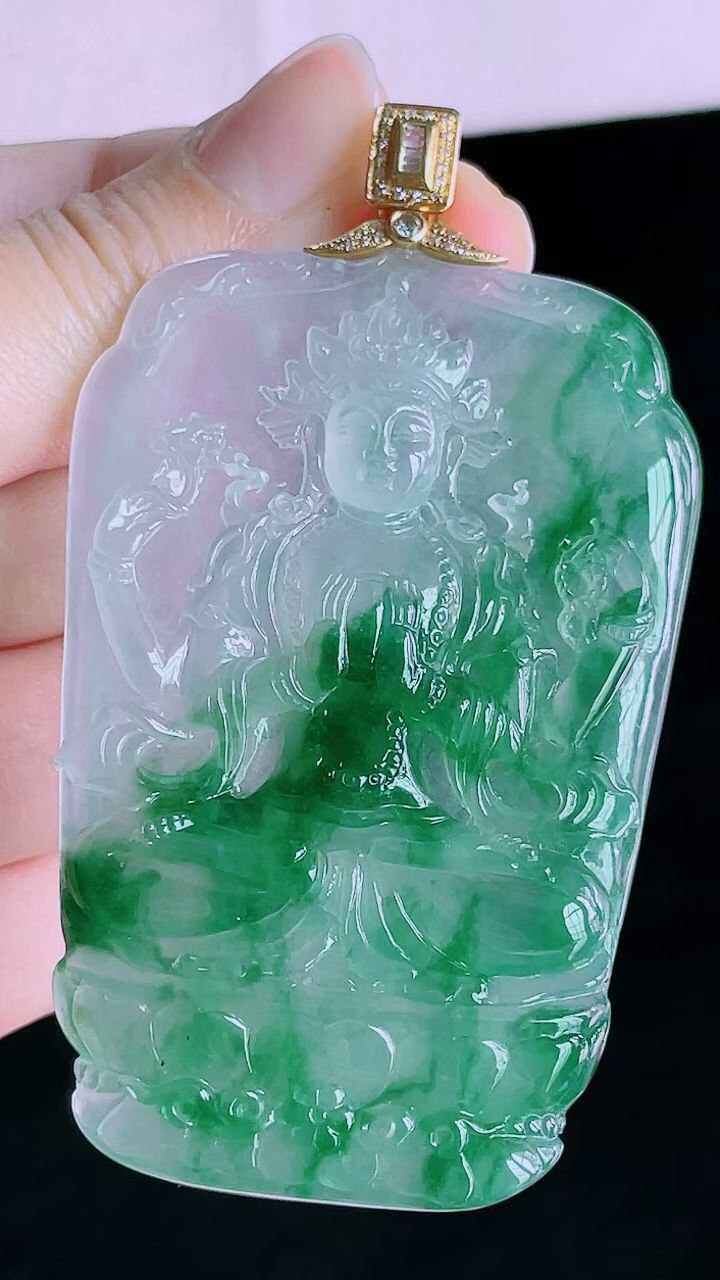 【翡翠名称】18K金扣镶高冰飘花观音吊坠挂件
【翡翠尺寸】裸石66/43.8/6.3mm
【翡翠描述】宝贝种老水足，玉质细腻，色泽靓丽，性价比高，佩戴效果好！
【其它赠送】权威证书/精美挂绳盒子/支持全国复检