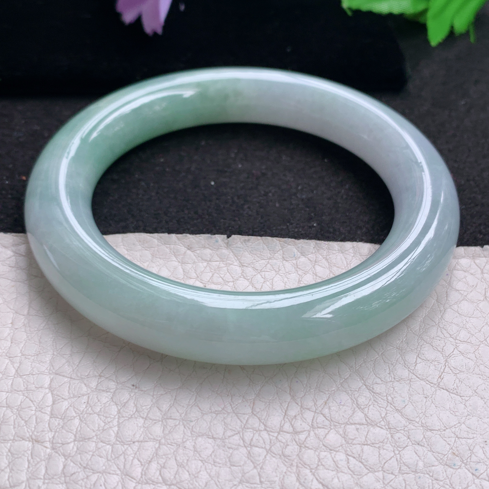 hy实拍57.8*12胖圆镯 天然缅甸翡翠A货手镯胶润清新飘绿圆条正圈玉手环