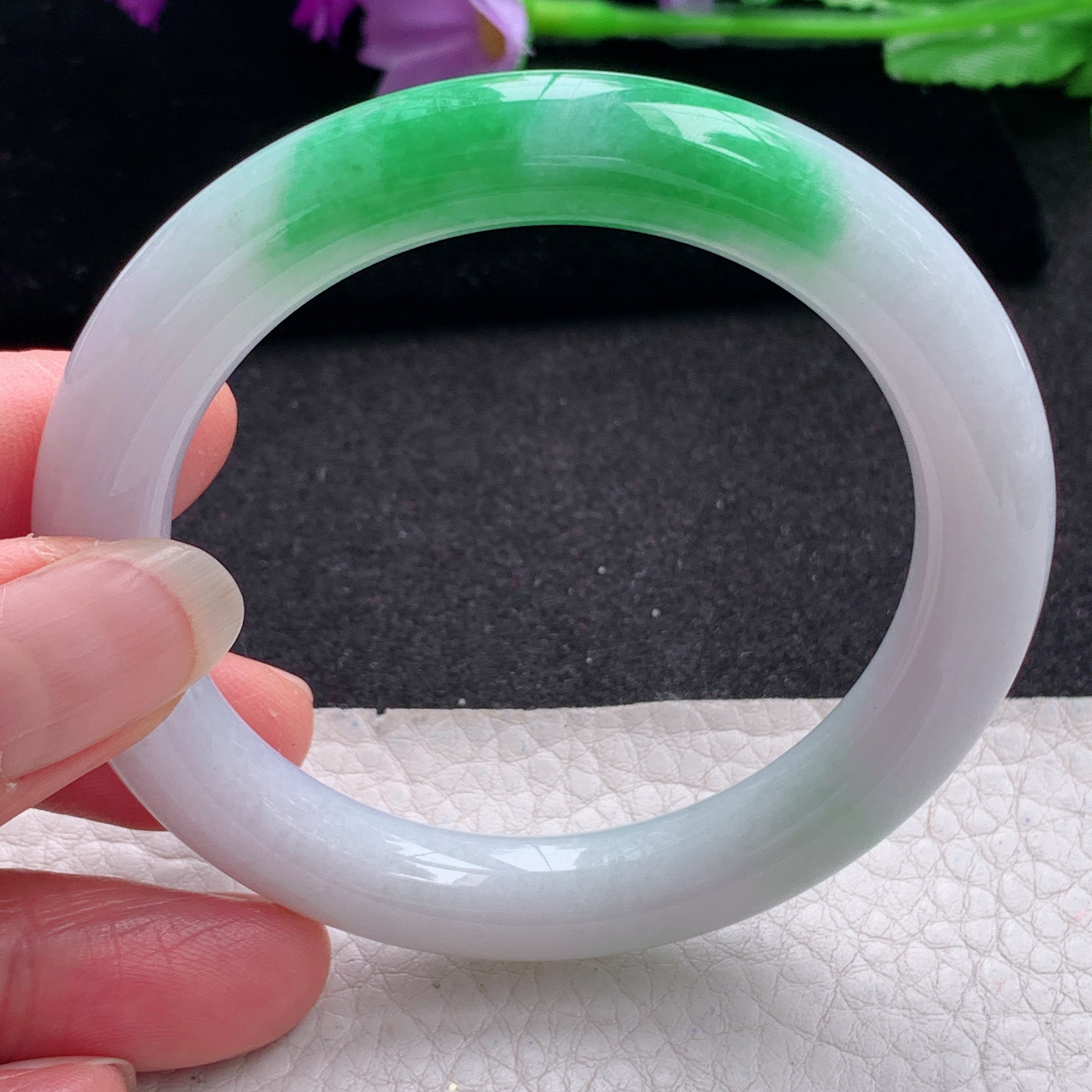 xc实拍53.5*9.8美人镯 天然缅甸翡翠A货手镯白底青圆条玉手环