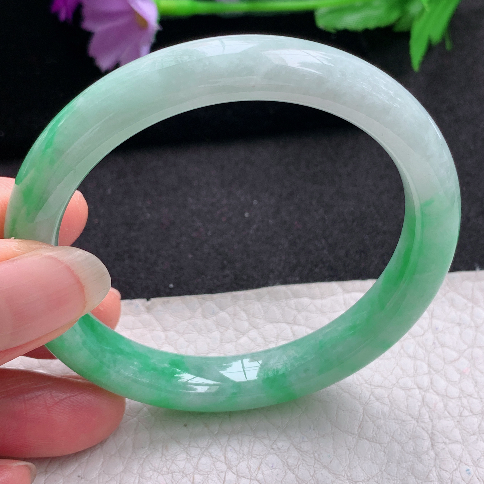 js实拍54.5*10*8招财镯 天然缅甸翡翠A货手镯秀气半山水玉手环