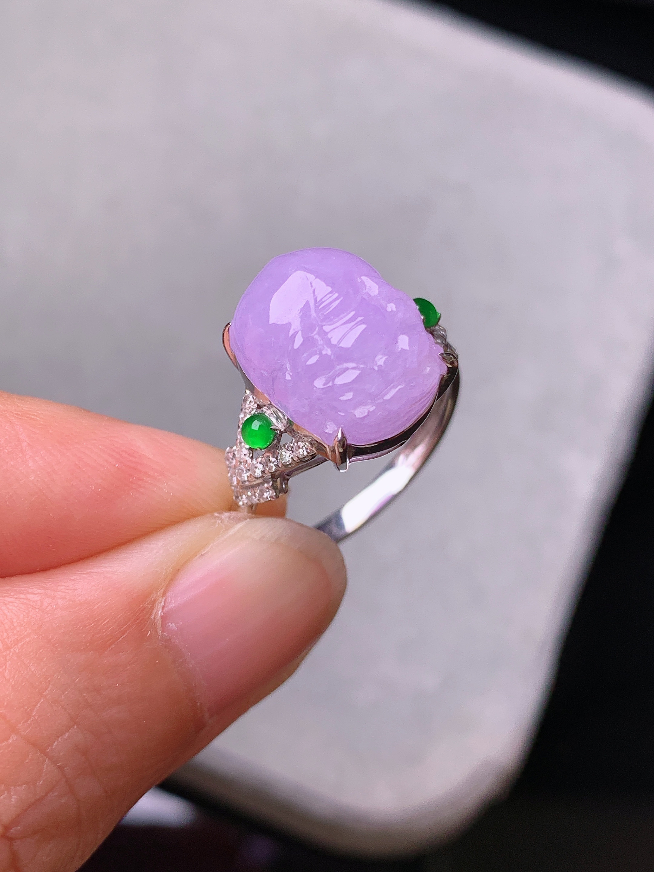 18k金钻镶嵌紫罗兰貔貅戒指 玉质细腻 色泽艳丽清新 水润亮眼 圈口12.5 裸石尺寸12.6*10