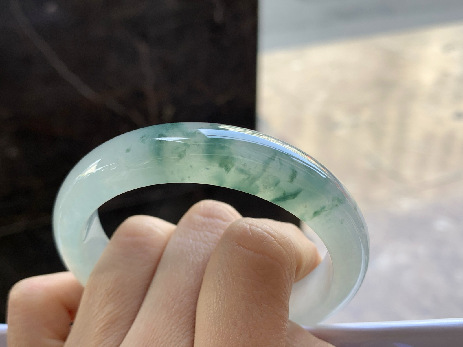 56-13.4-8.2

冰种蓝花手镯^_^冰透 飘花灵韵