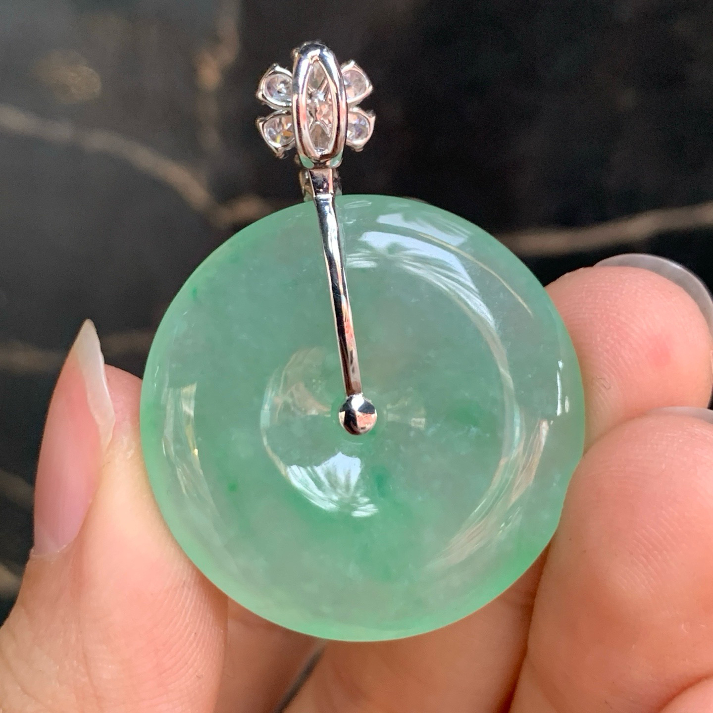 冰晴绿平安扣吊坠 尺寸39-29.3-5.4毫米