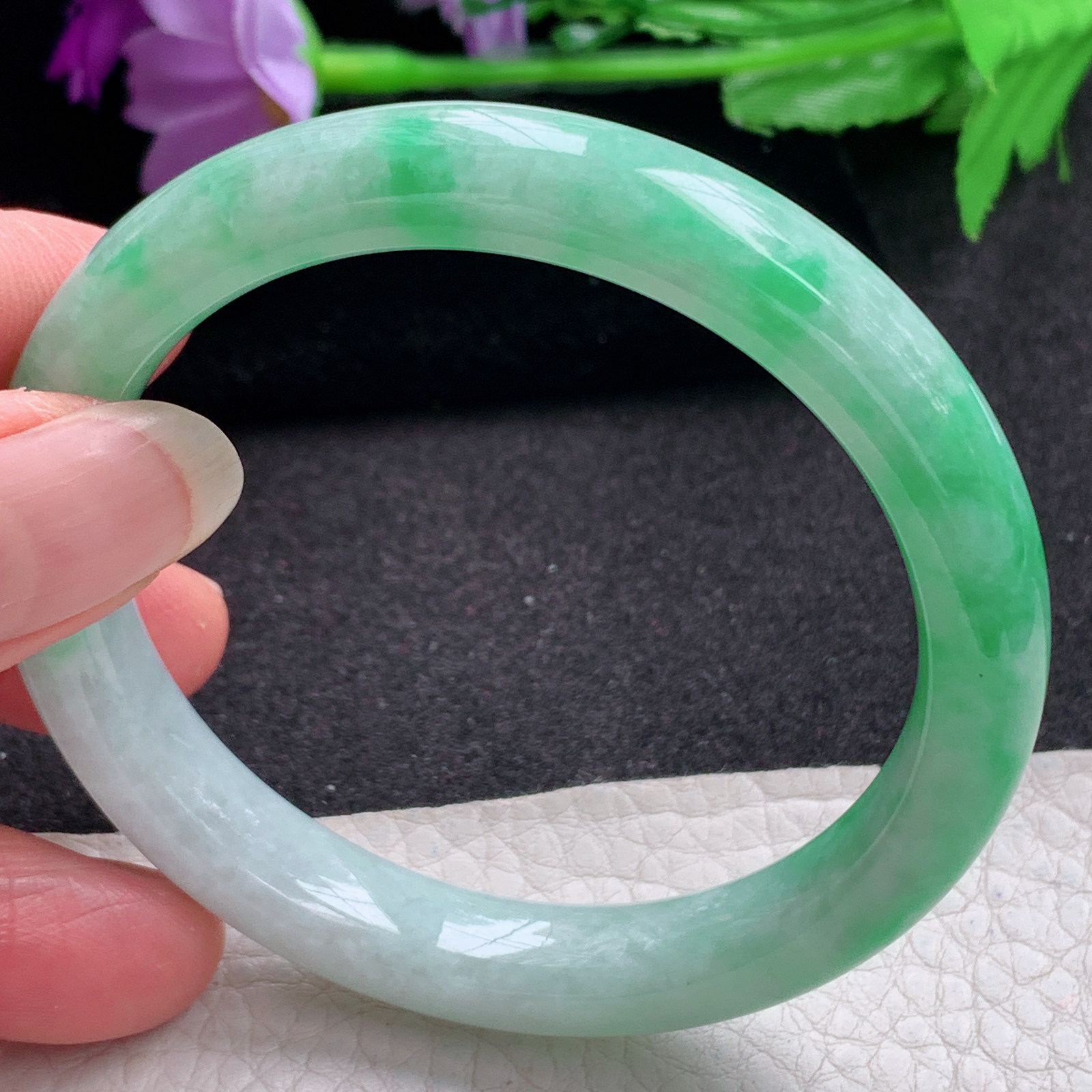 js实拍54.5*10*8招财镯 天然缅甸翡翠A货手镯秀气半山水玉手环