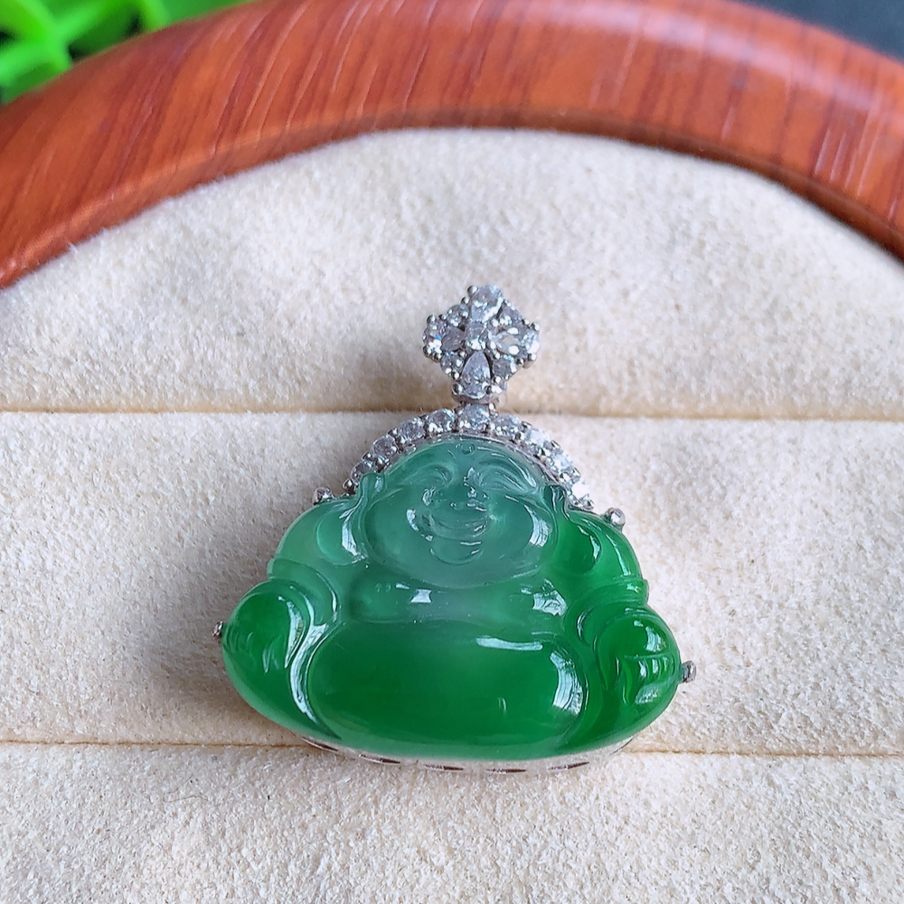 冰润925银饰佛公挂件 玉质细腻  精雕弥勒佛，笑佛福耳垂肩，面相喜庆，开怀大笑，憨态可掬。惟妙惟肖，寓意福禄双全，吉祥美满，笑口常开 W502.18  整体尺寸：25-23.8-7.8mm   裸石尺寸：16-23mm