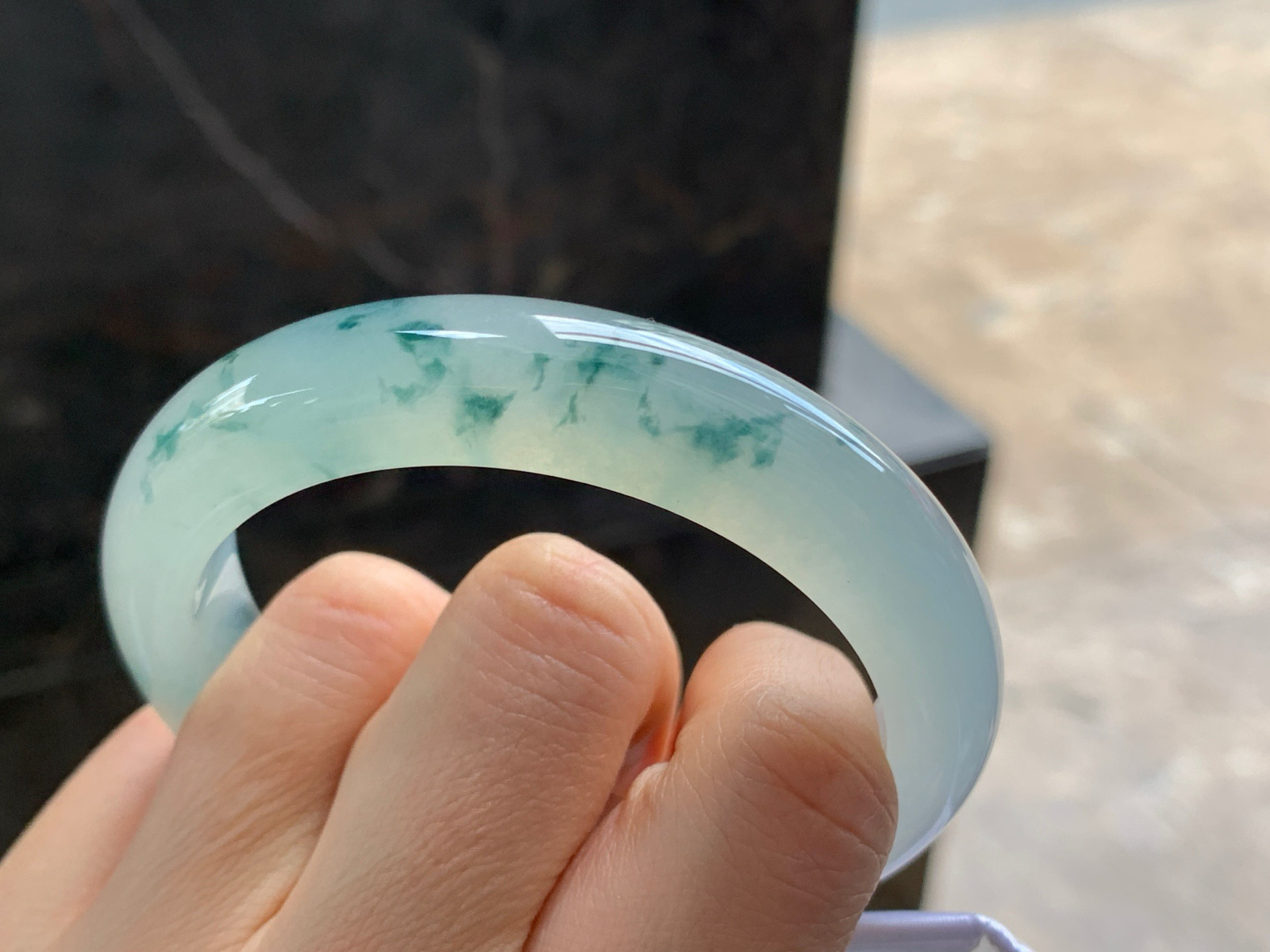 56.5-12.9-8.8mm

蓝花手镯^_^飘花灵韵