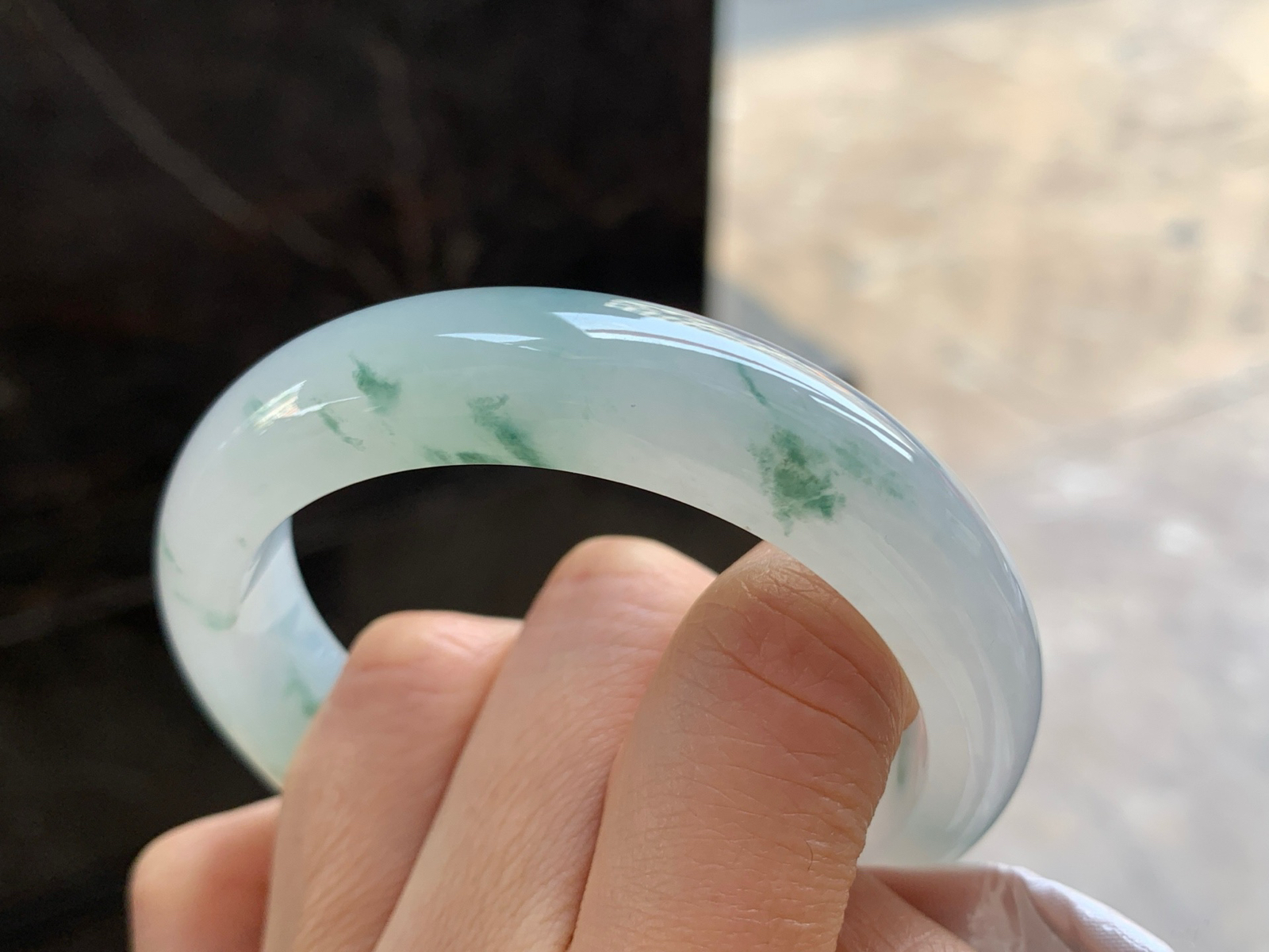 53-13-8.2

飘花手镯^_^玉质温润