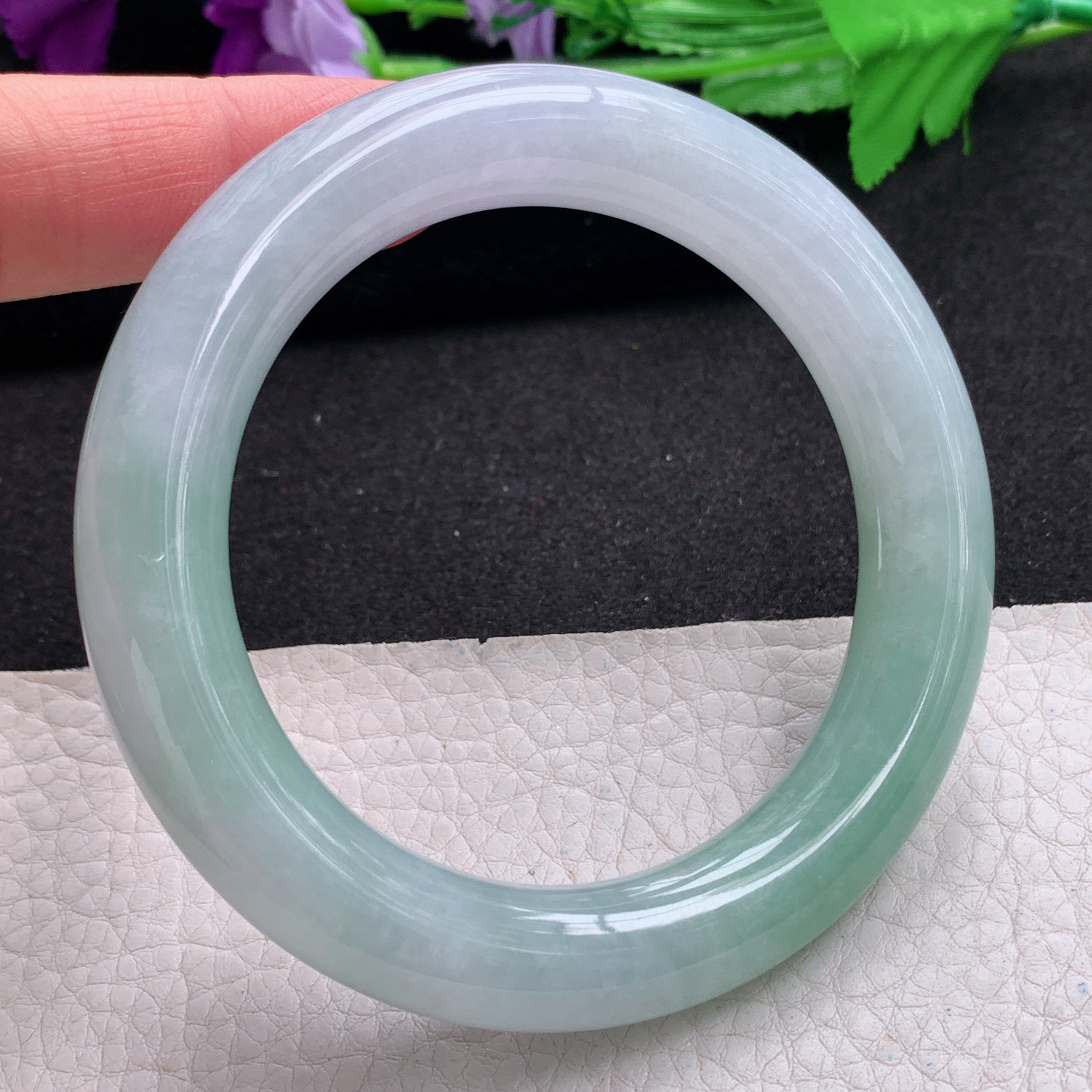 hy实拍57.8*12胖圆镯 天然缅甸翡翠A货手镯胶润清新飘绿圆条正圈玉手环