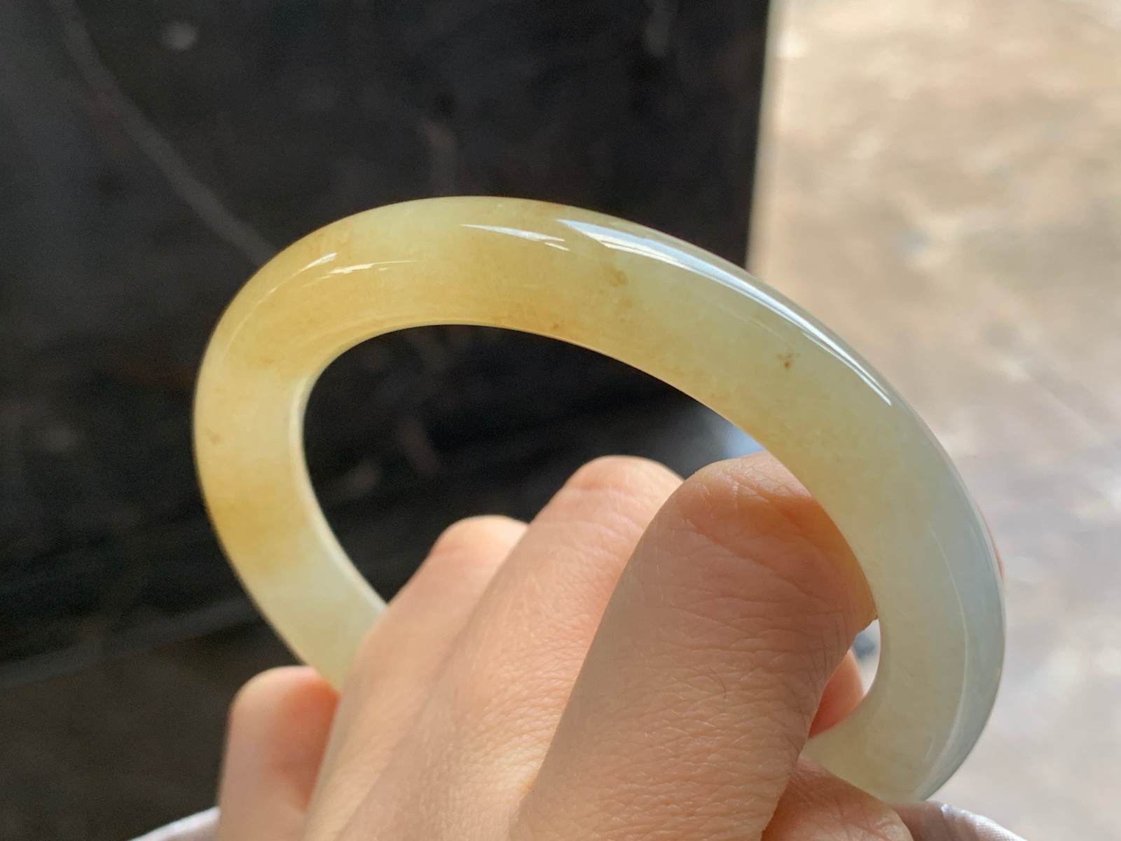 55.5-9.8

黄翡圆条手镯^_^鲜艳