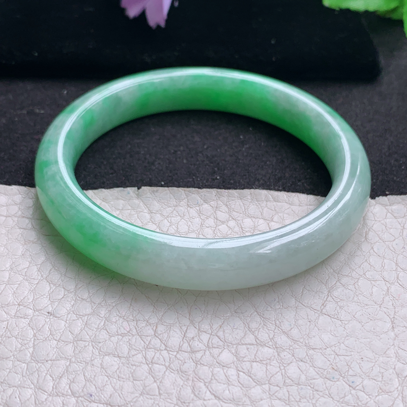 js实拍54.5*10*8招财镯 天然缅甸翡翠A货手镯秀气半山水玉手环